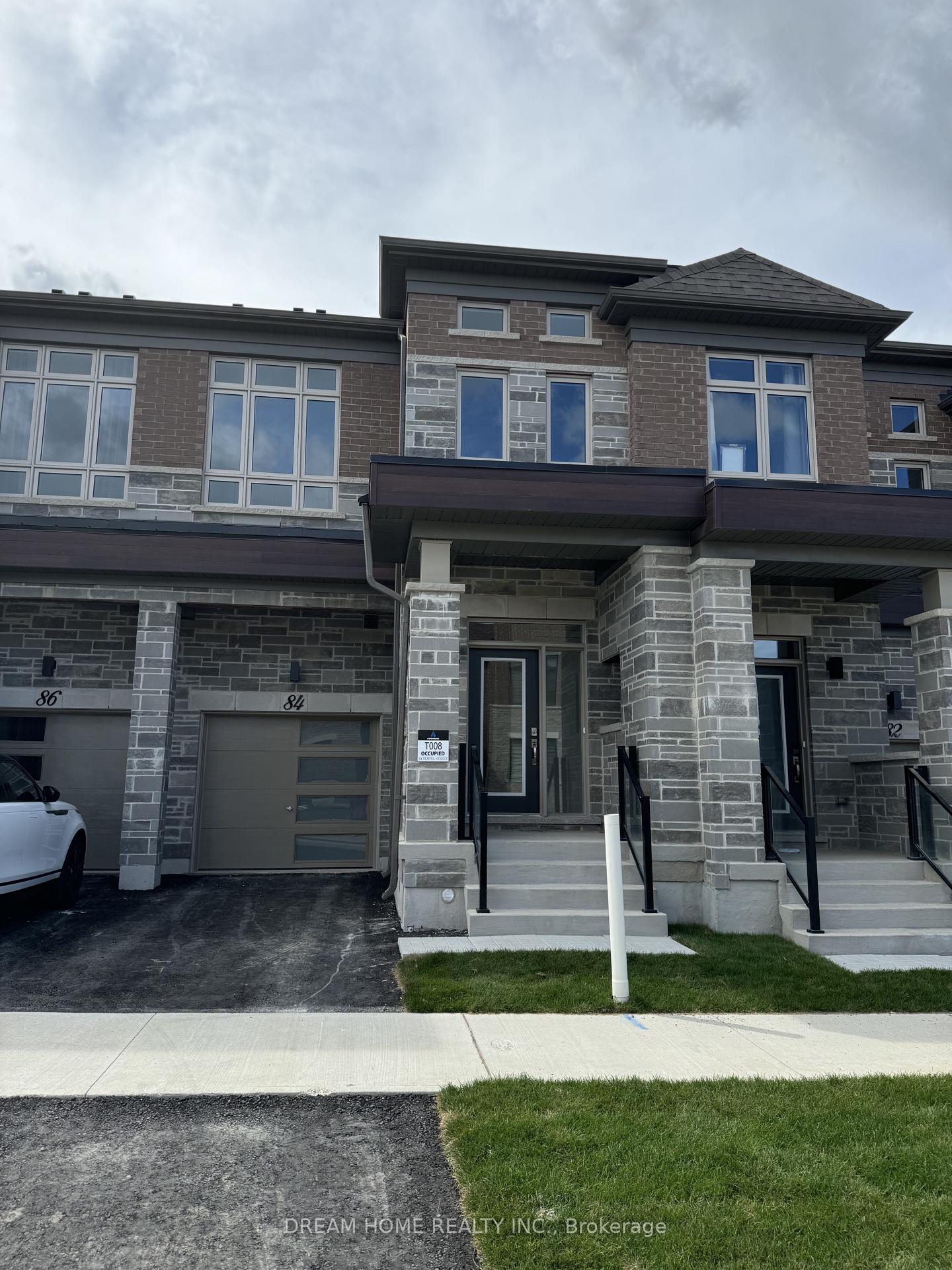 Photo 13 of 84 Tempel Street, Richmond Hill, Oak Ridges — HOMEH
