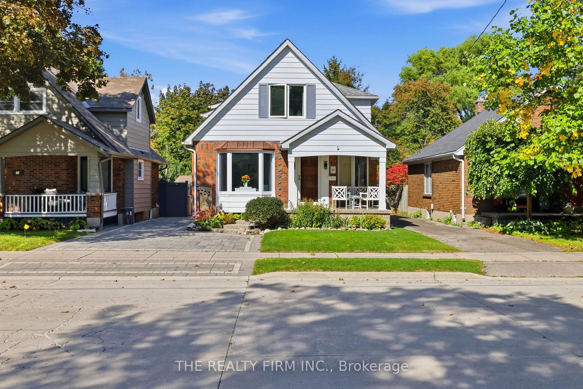 Photo 2 of 28 Thomas Janes Drive, London, South G — HOMEH