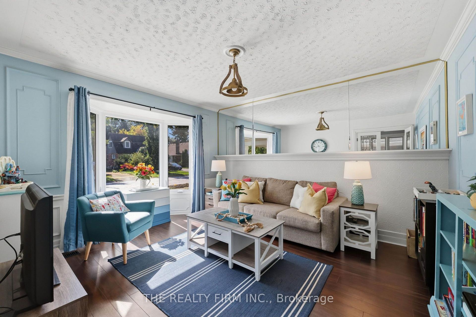 Photo 9 of 28 Thomas Janes Drive, London, South G — HOMEH