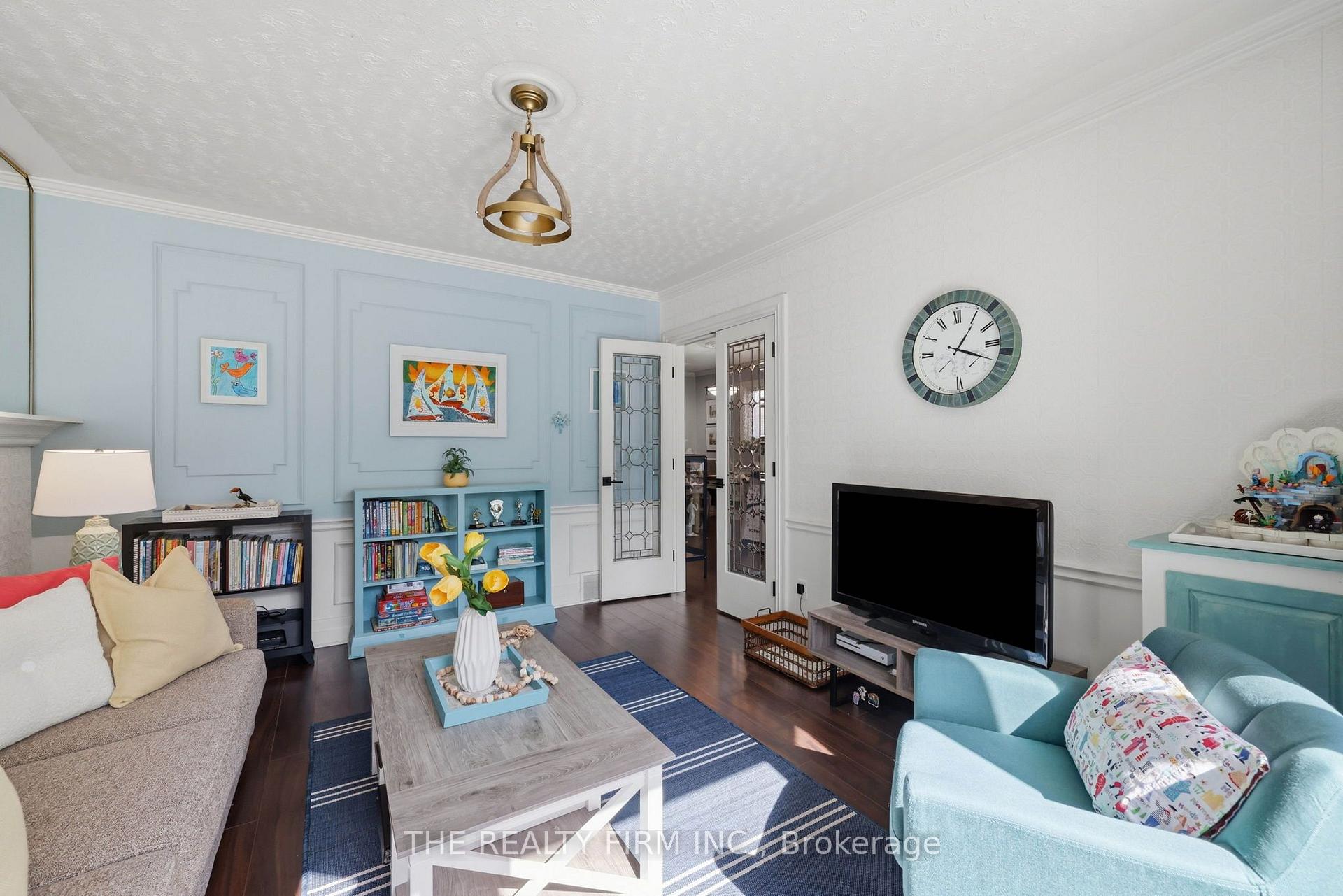 Photo 10 of 28 Thomas Janes Drive, London, South G — HOMEH