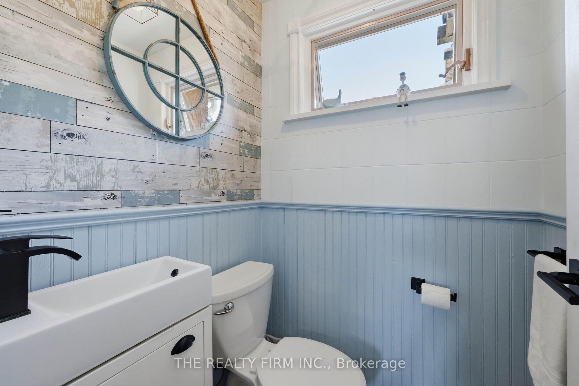 Photo 12 of 28 Thomas Janes Drive, London, South G — HOMEH
