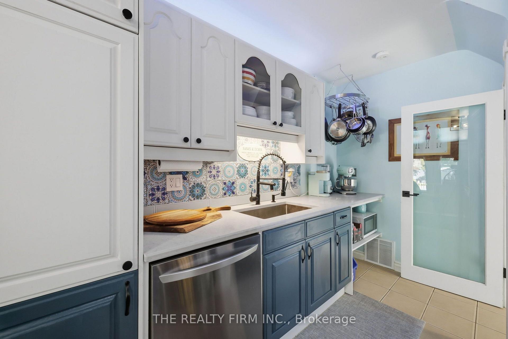 Photo 24 of 28 Thomas Janes Drive, London, South G — HOMEH