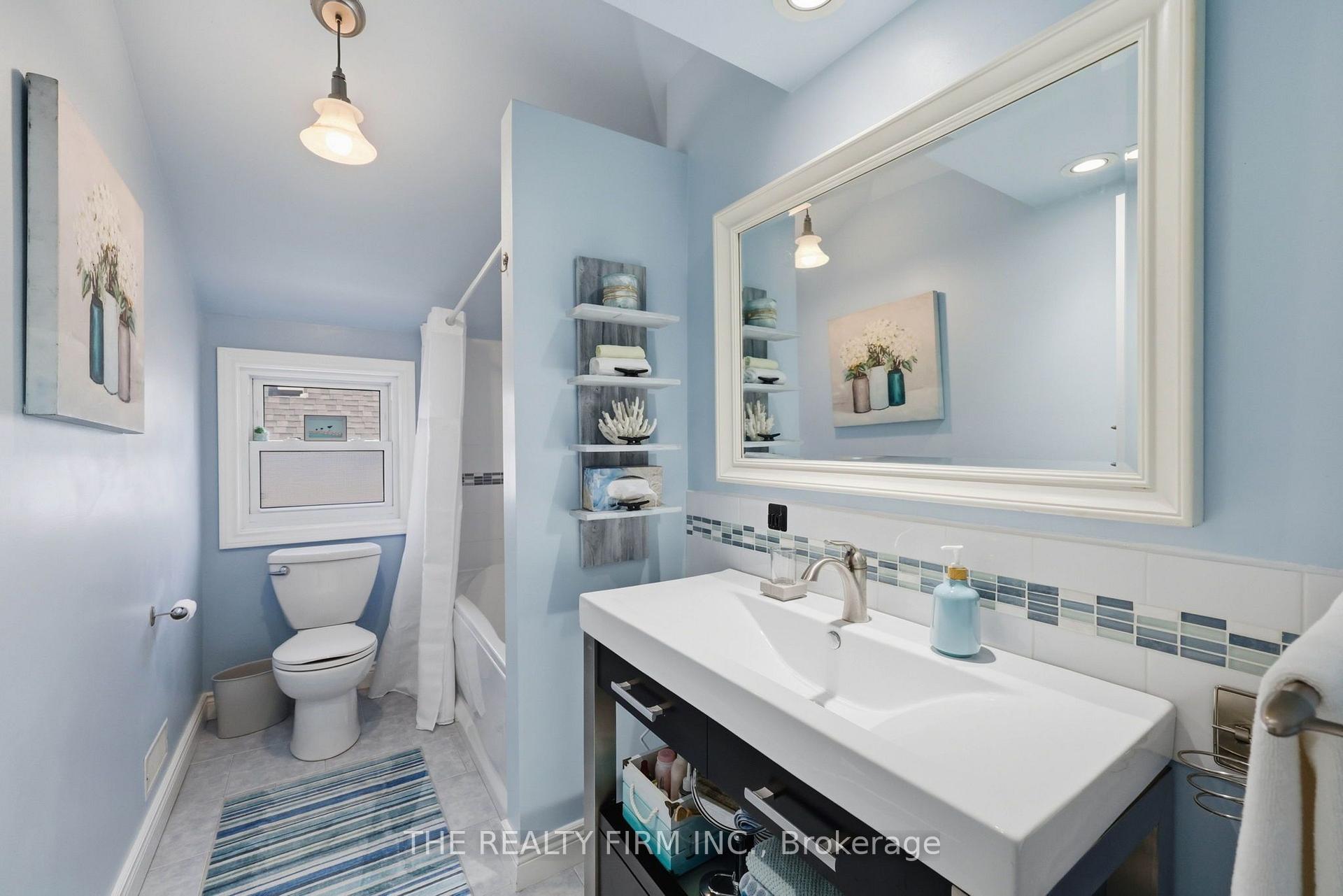 Photo 35 of 28 Thomas Janes Drive, London, South G — HOMEH