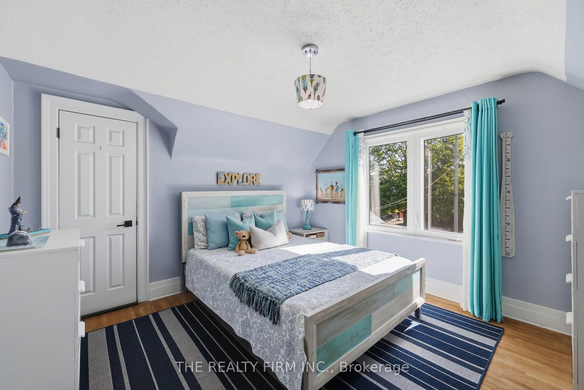 Photo 36 of 28 Thomas Janes Drive, London, South G — HOMEH