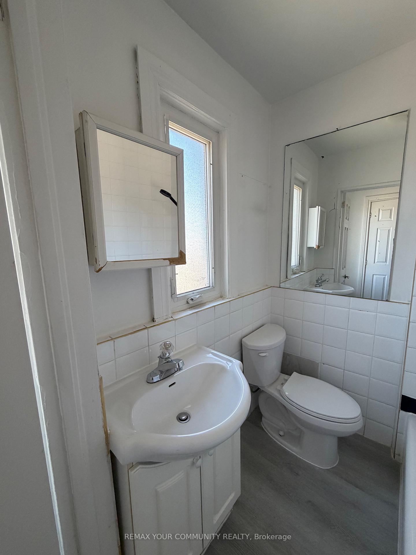 Photo 13 of Unit 2nd Floor, 129 Morrison Avenue, Toronto, Corso Italia-Davenport — HOMEH