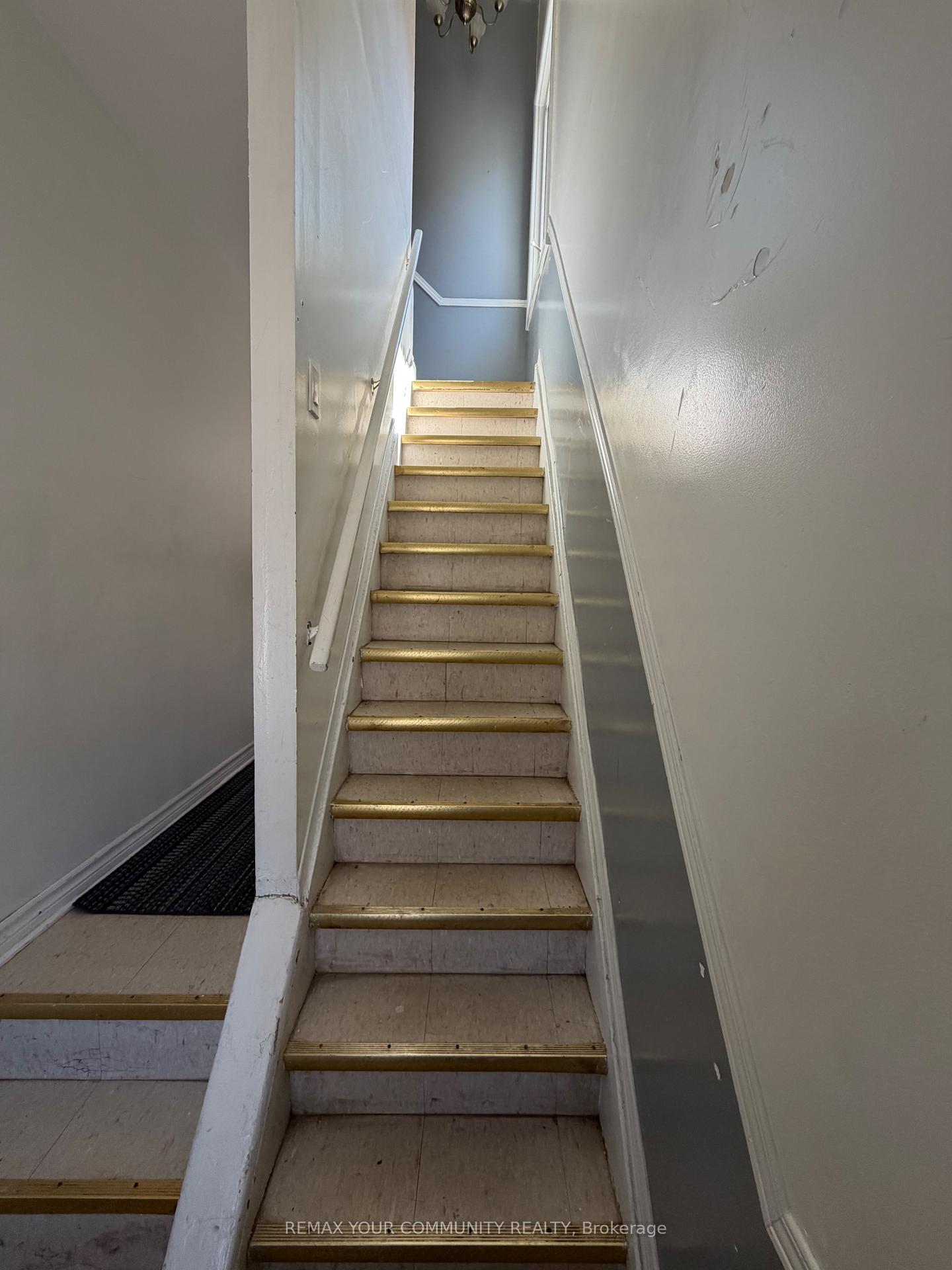 Photo 15 of Unit 2nd Floor, 129 Morrison Avenue, Toronto, Corso Italia-Davenport — HOMEH