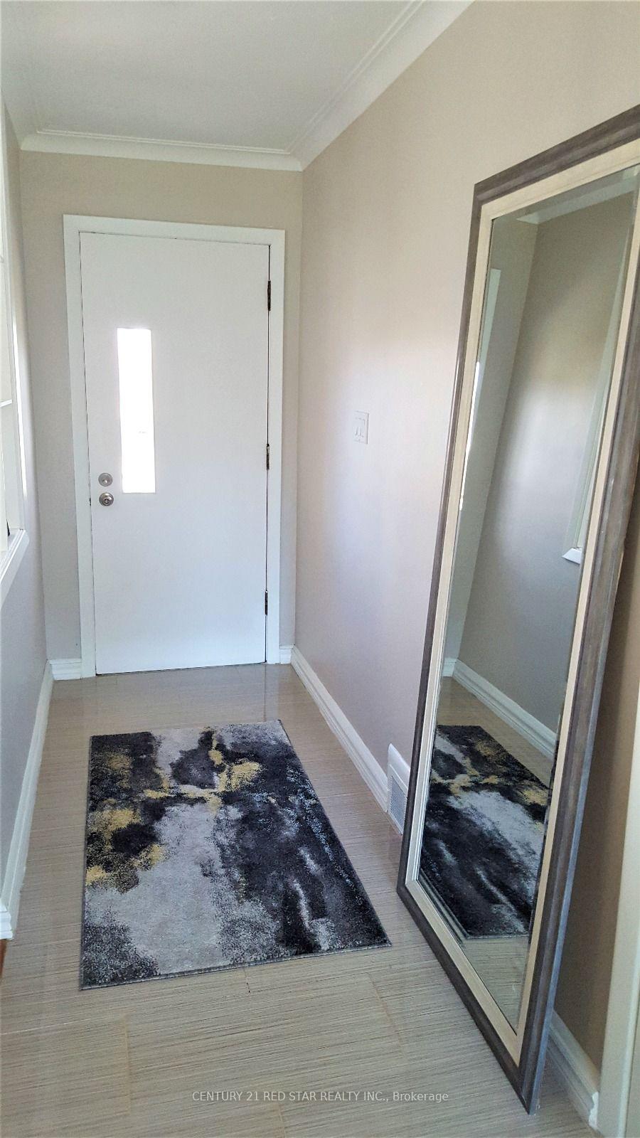 Photo 2 of Unit Main, 235 Mary Street, Oakville, Central — HOMEH
