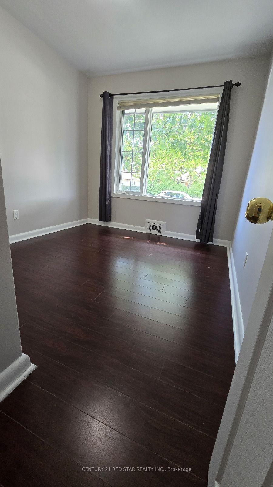 Photo 10 of Unit Main, 235 Mary Street, Oakville, Central — HOMEH