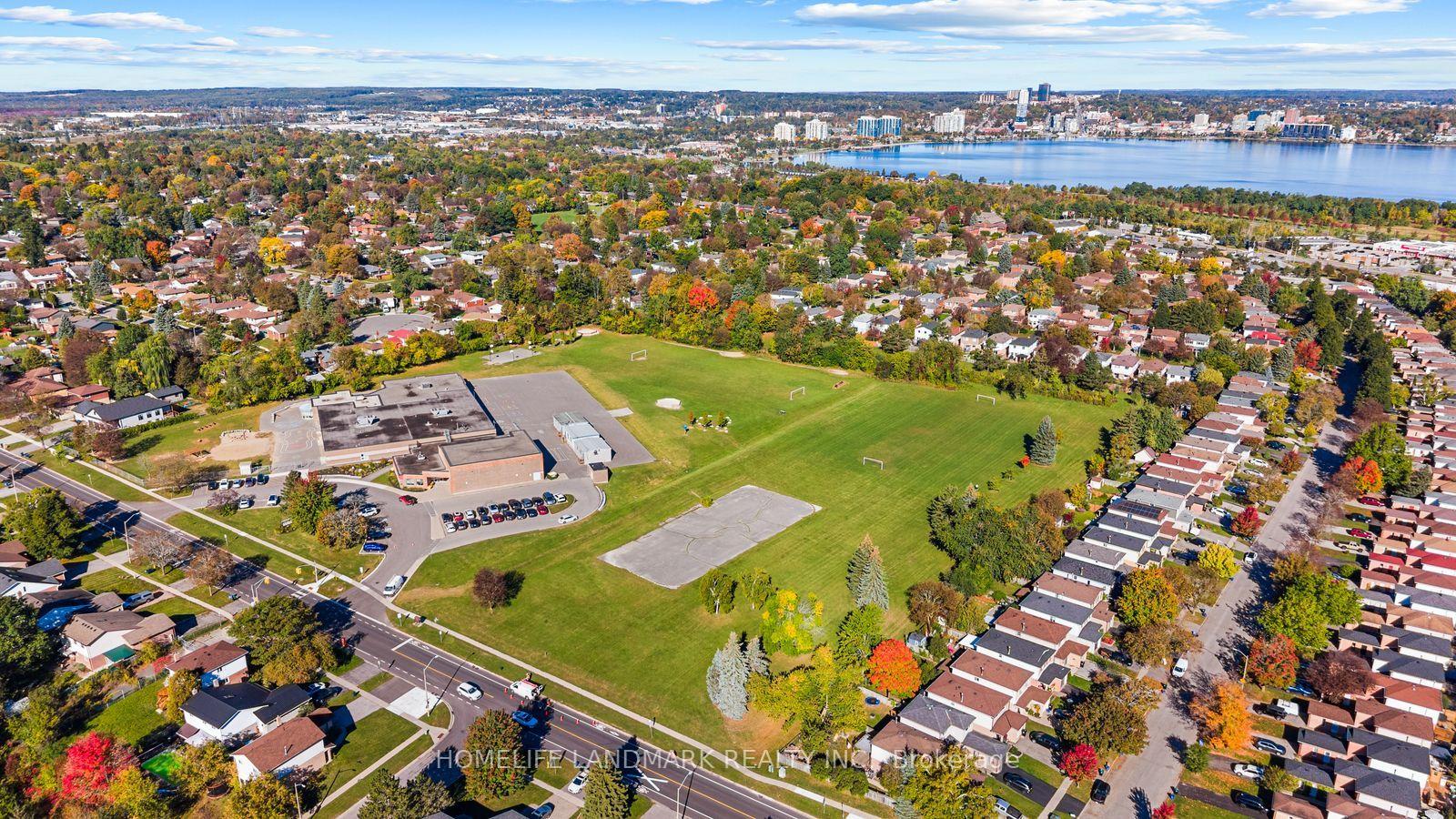 Photo 35 of 39 D'ambrosio Drive, Barrie, Painswick North — HOMEH