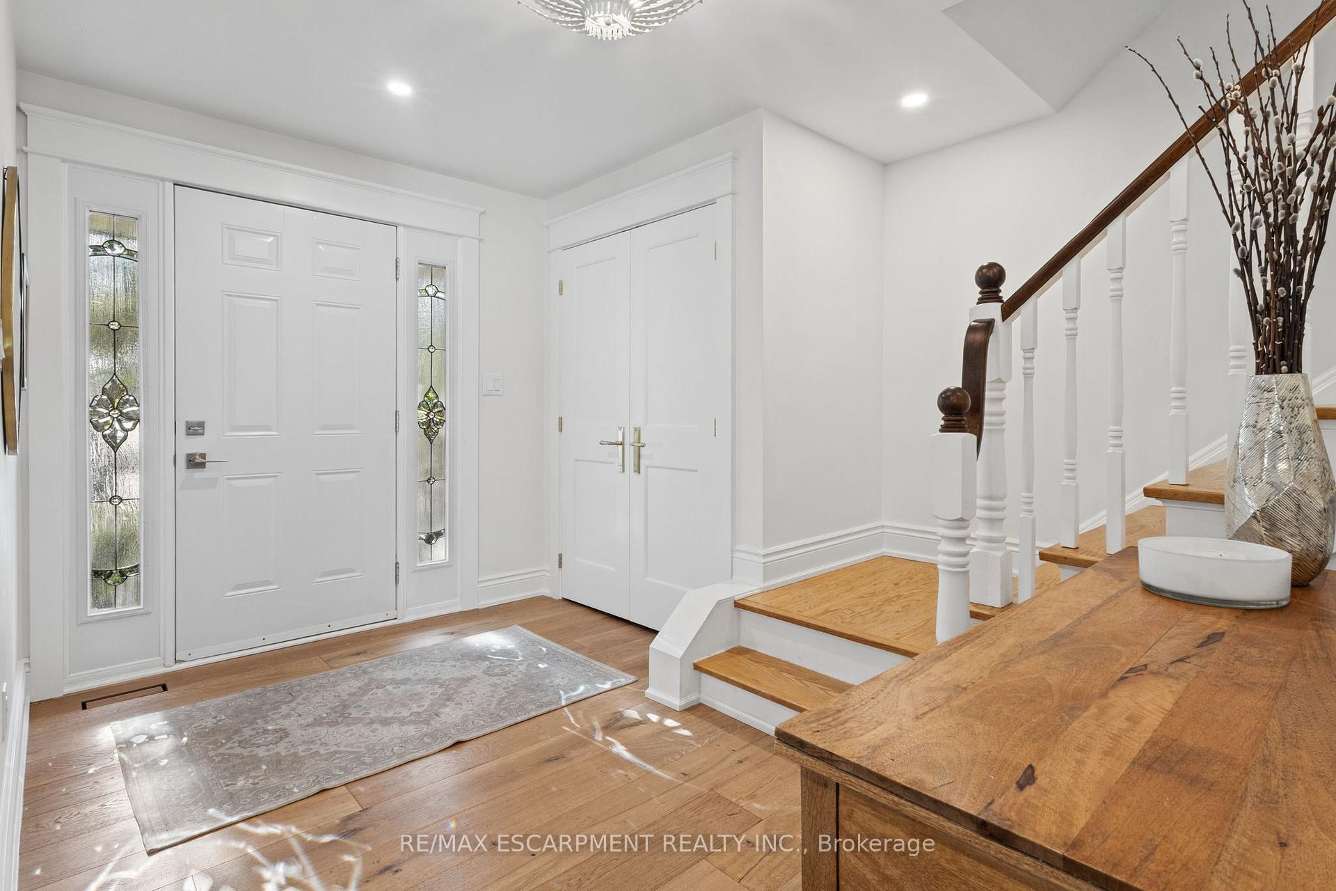 Photo 3 of 609 Cherrywood Drive, Burlington, LaSalle — HOMEH