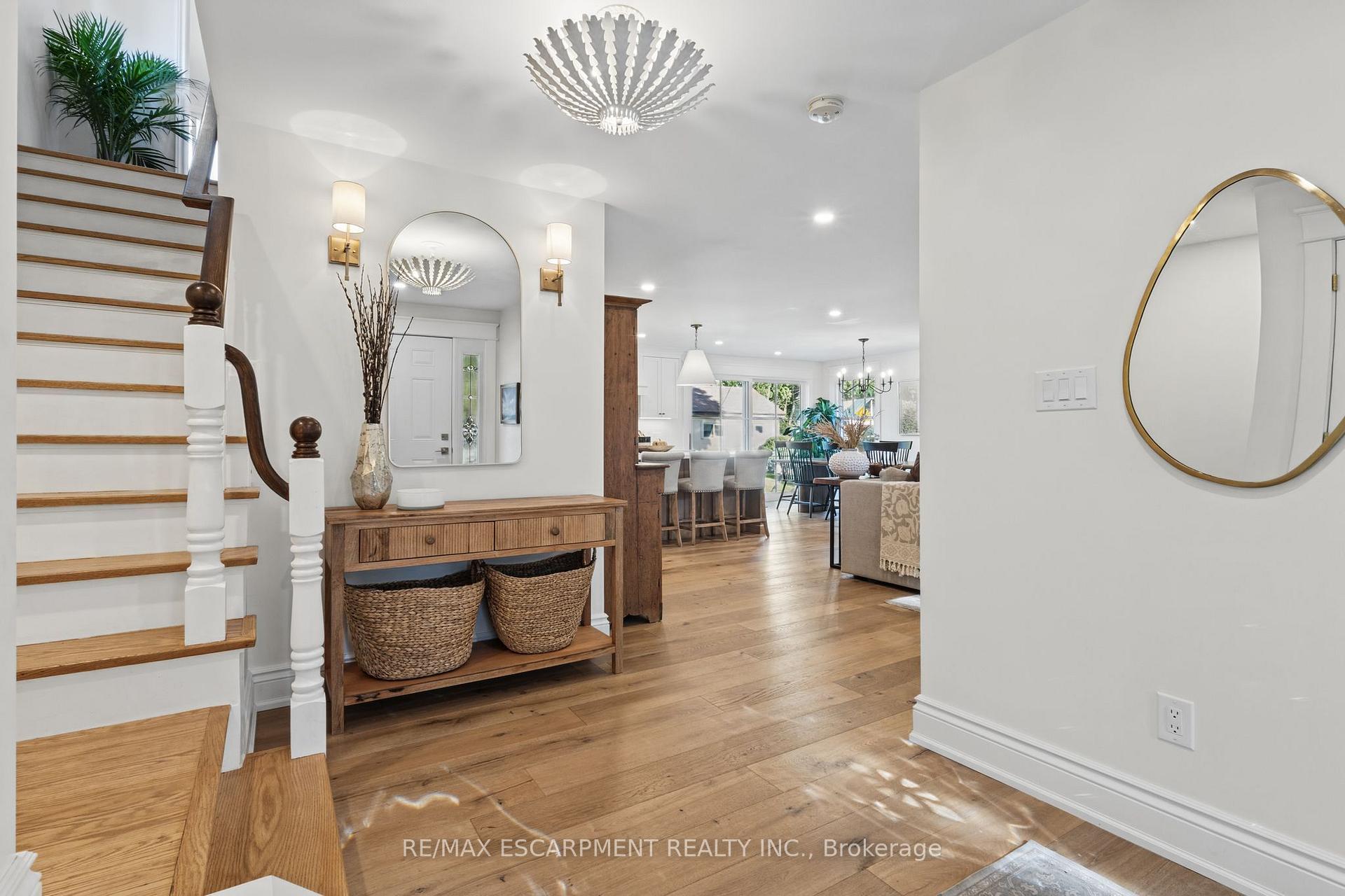 Photo 4 of 609 Cherrywood Drive, Burlington, LaSalle — HOMEH