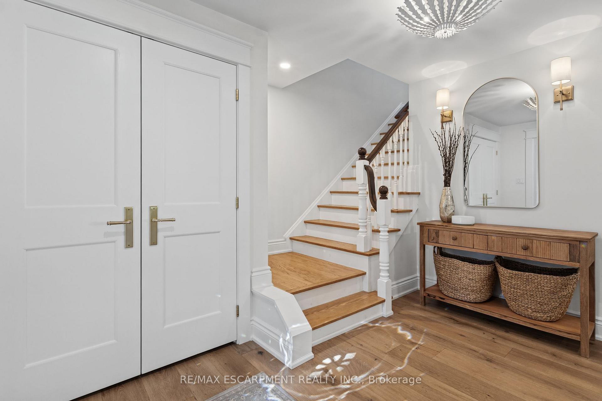 Photo 5 of 609 Cherrywood Drive, Burlington, LaSalle — HOMEH