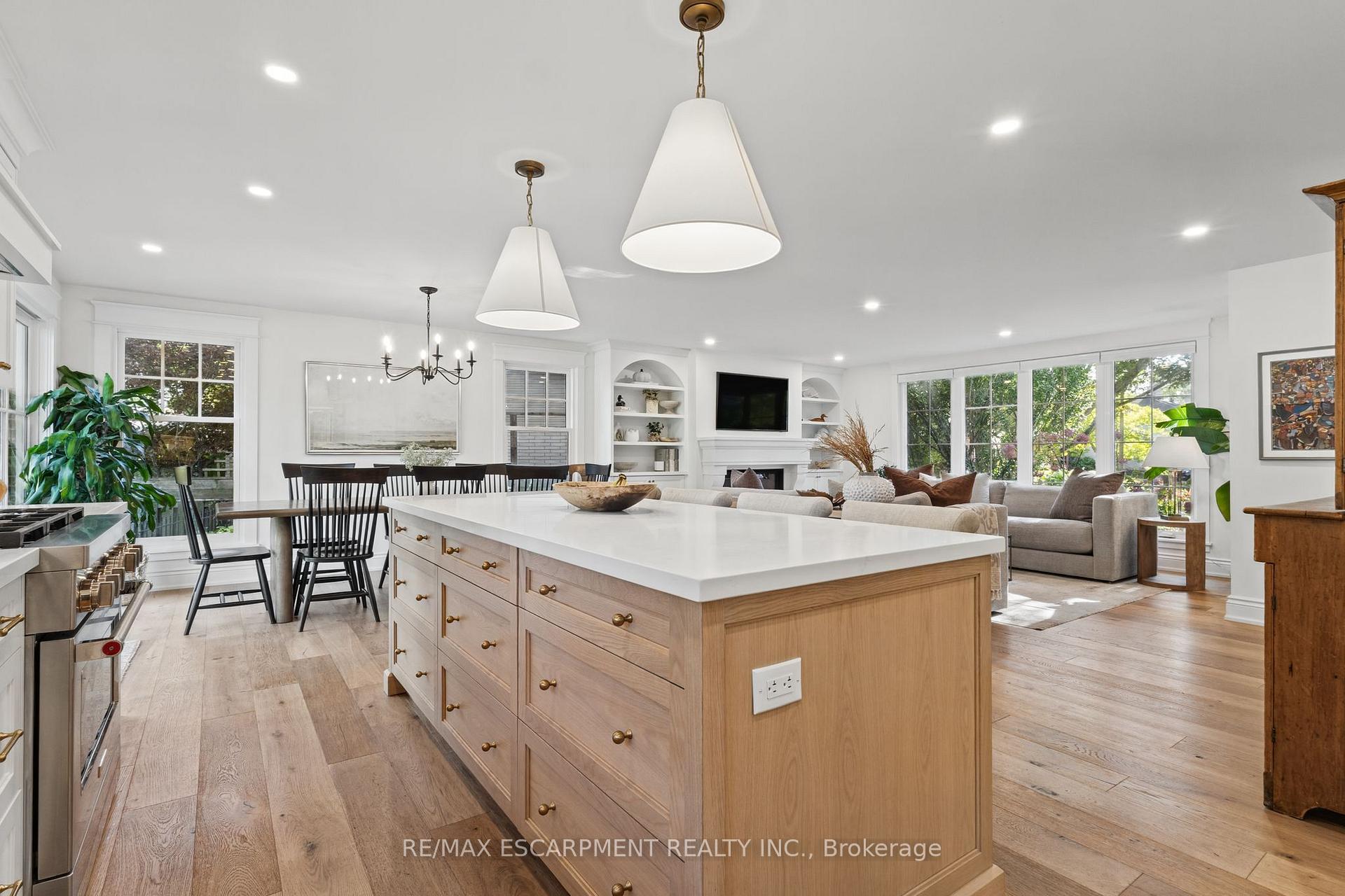 Photo 9 of 609 Cherrywood Drive, Burlington, LaSalle — HOMEH