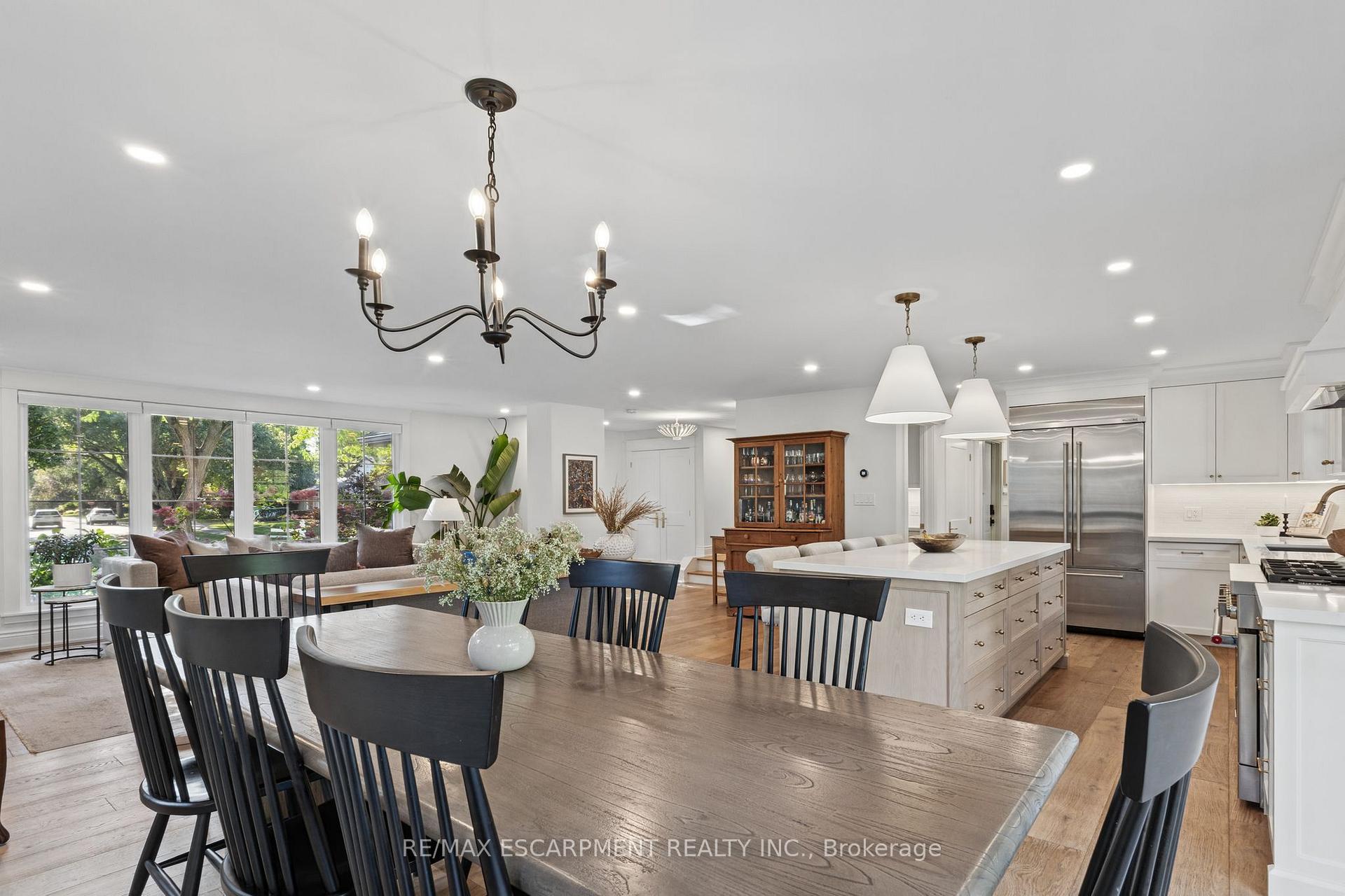 Photo 11 of 609 Cherrywood Drive, Burlington, LaSalle — HOMEH