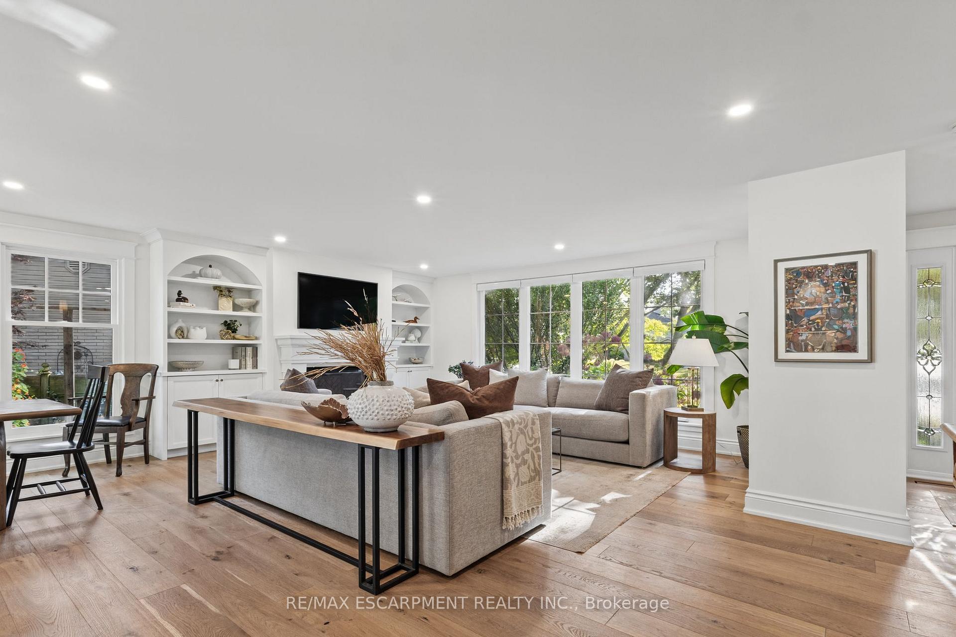 Photo 12 of 609 Cherrywood Drive, Burlington, LaSalle — HOMEH