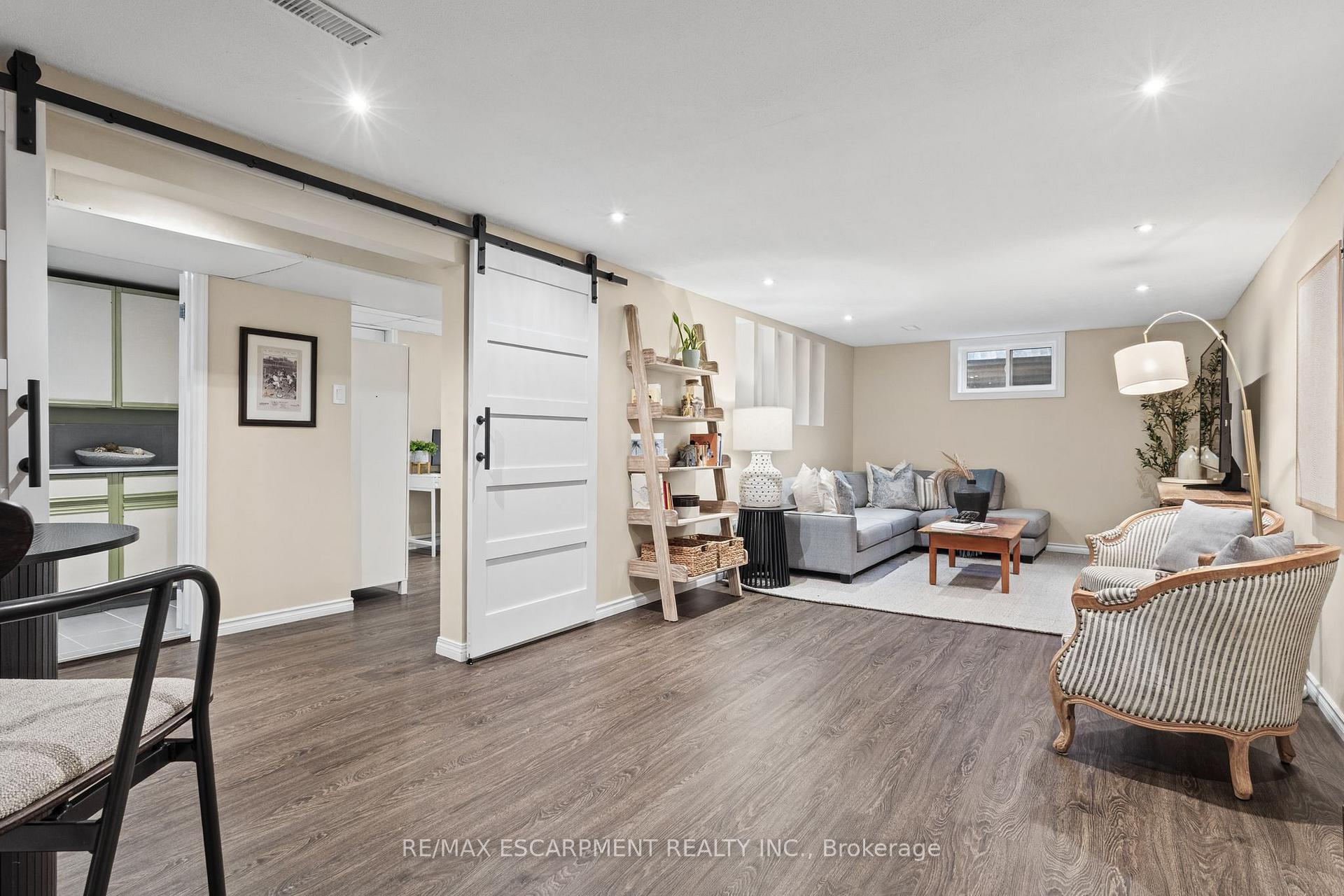 Photo 32 of 609 Cherrywood Drive, Burlington, LaSalle — HOMEH