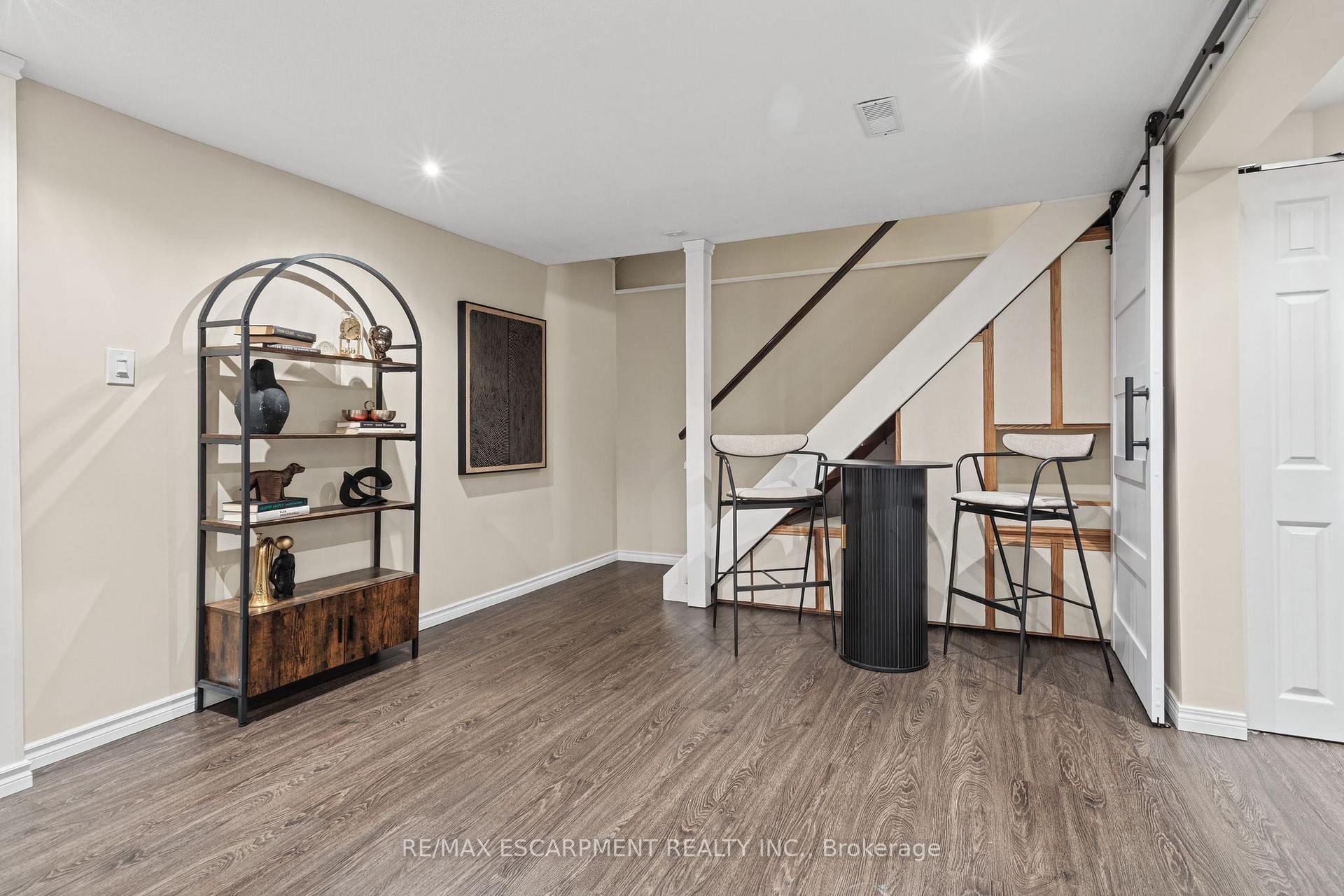 Photo 33 of 609 Cherrywood Drive, Burlington, LaSalle — HOMEH