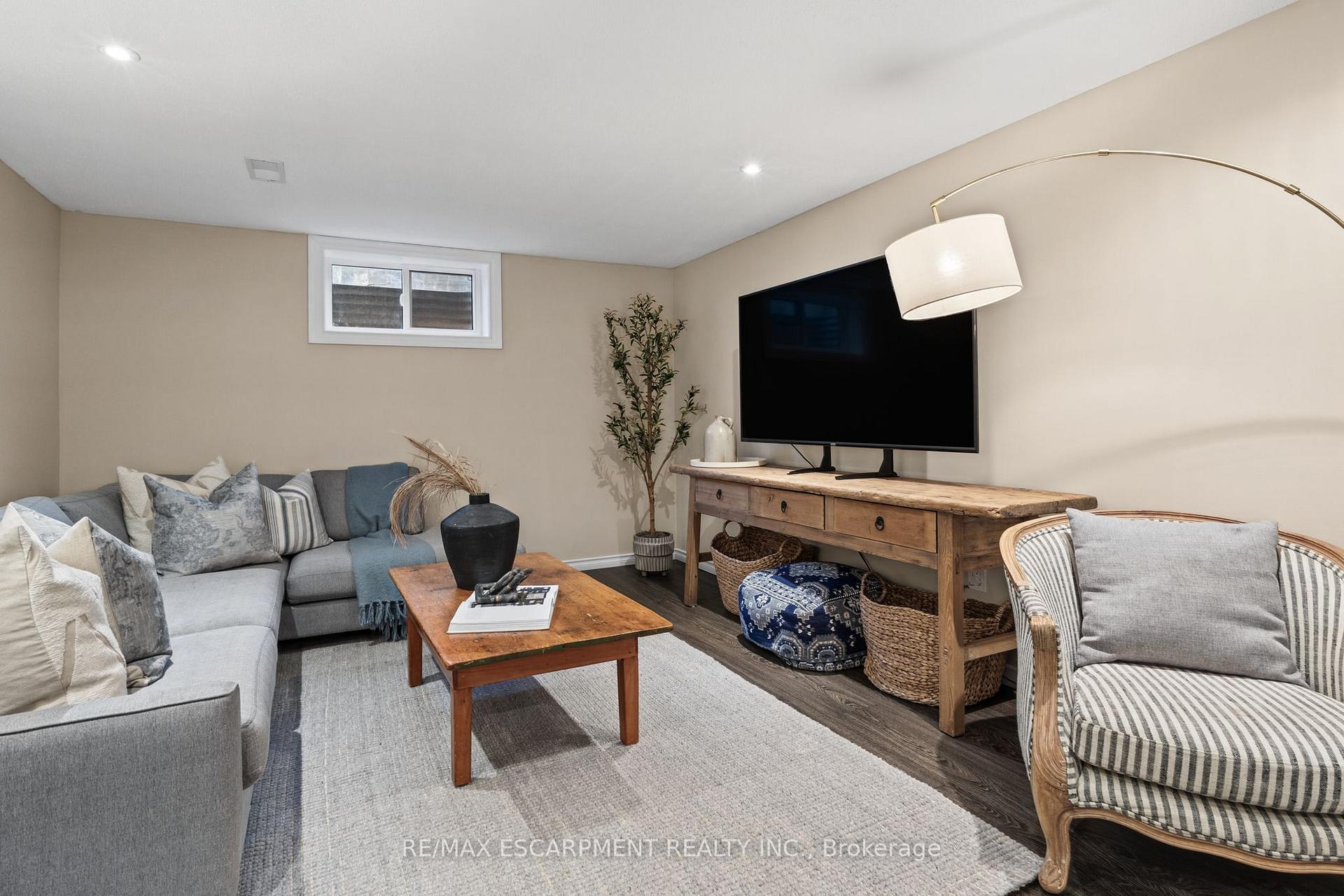 Photo 35 of 609 Cherrywood Drive, Burlington, LaSalle — HOMEH