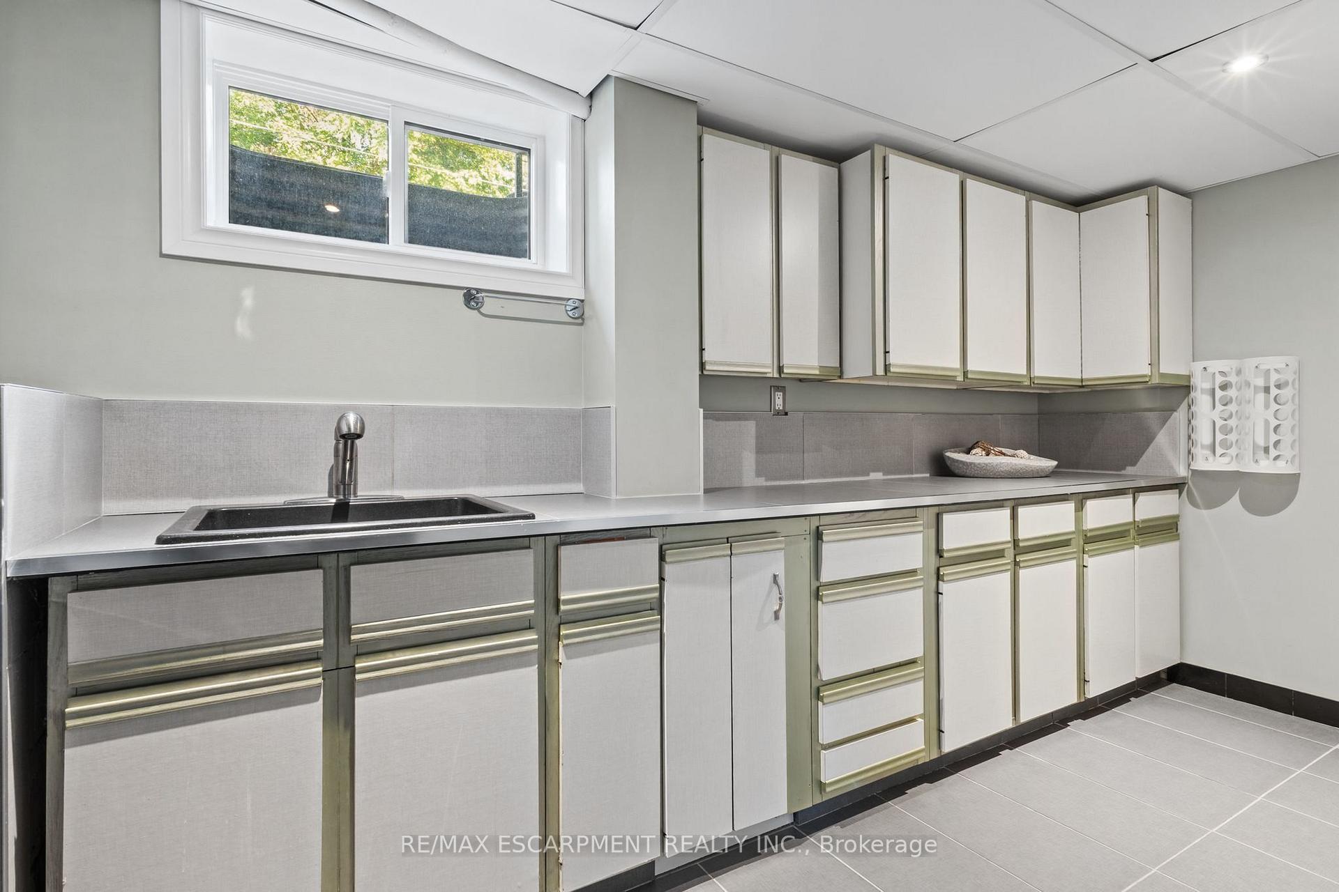 Photo 40 of 609 Cherrywood Drive, Burlington, LaSalle — HOMEH