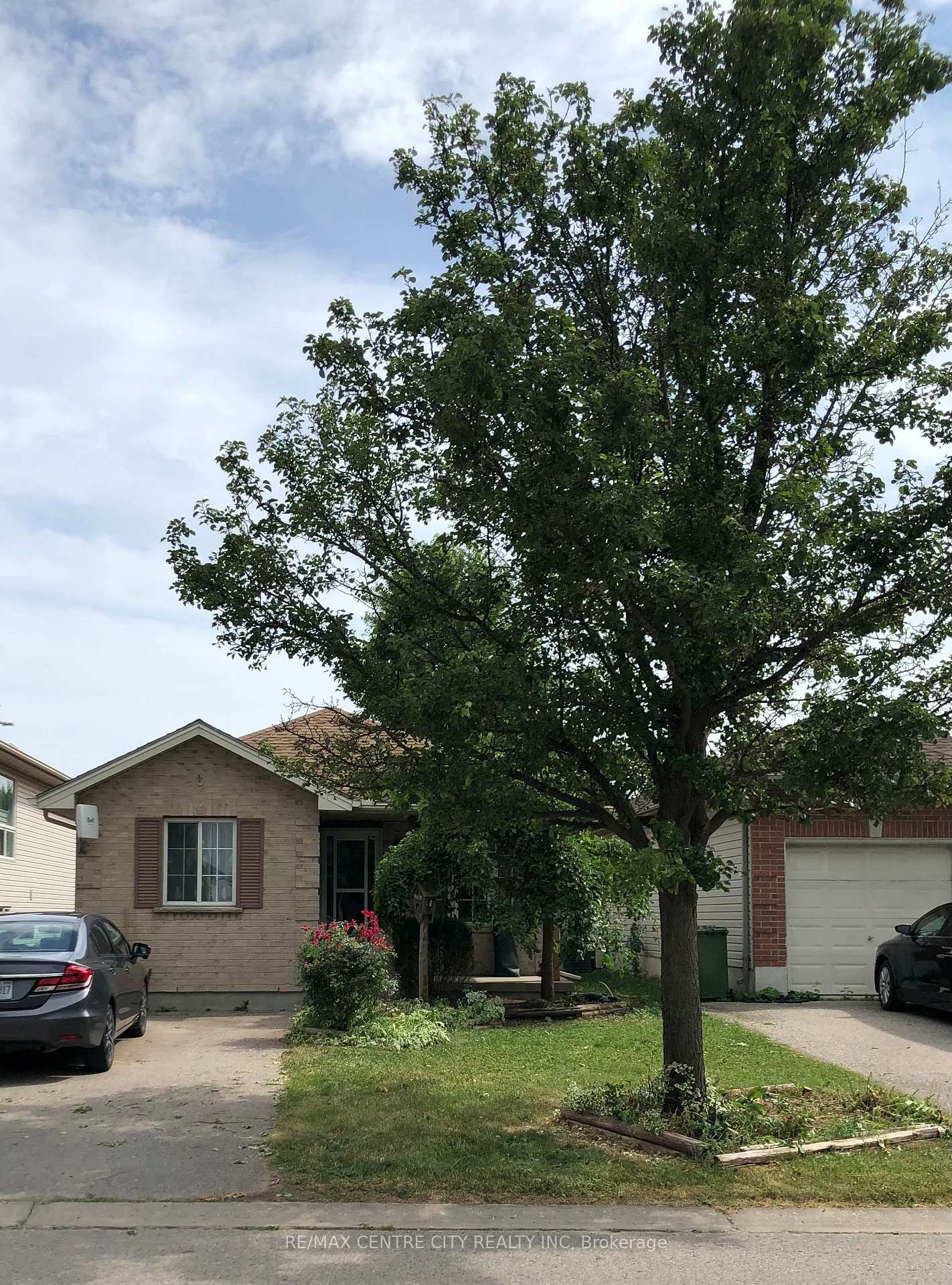 Photo 2 of 21 Juno Drive, St. Thomas — HOMEH