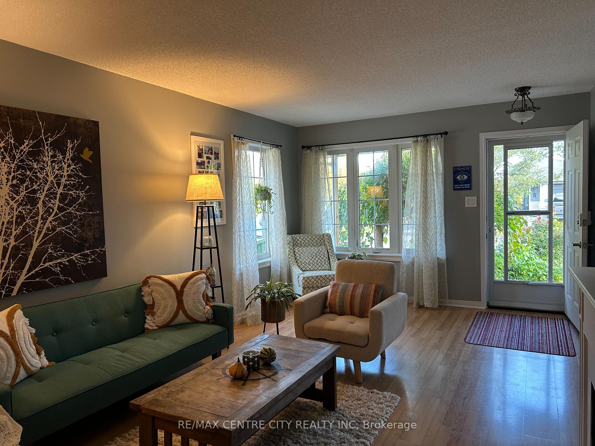 Photo 4 of 21 Juno Drive, St. Thomas — HOMEH