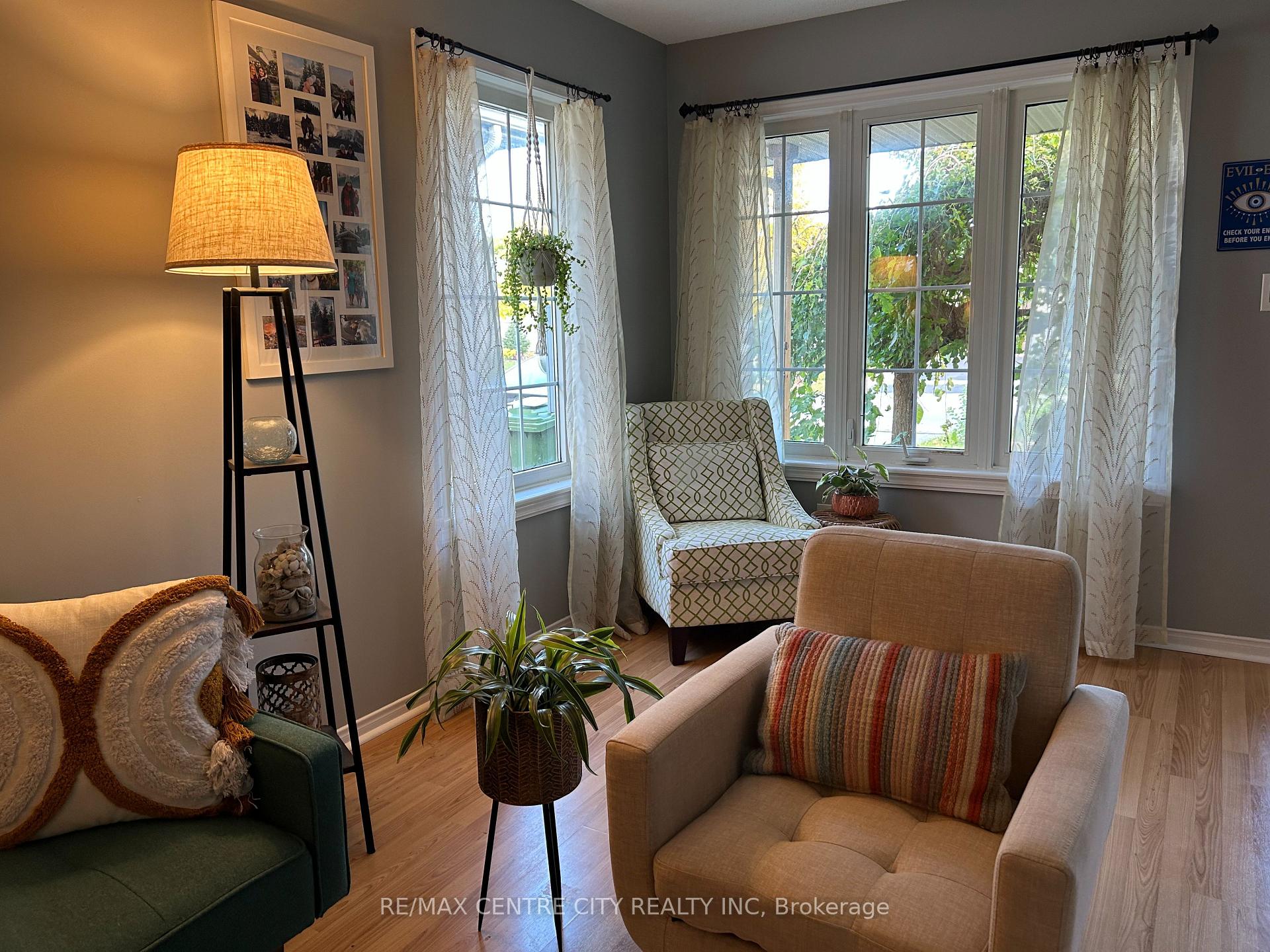 Photo 5 of 21 Juno Drive, St. Thomas — HOMEH