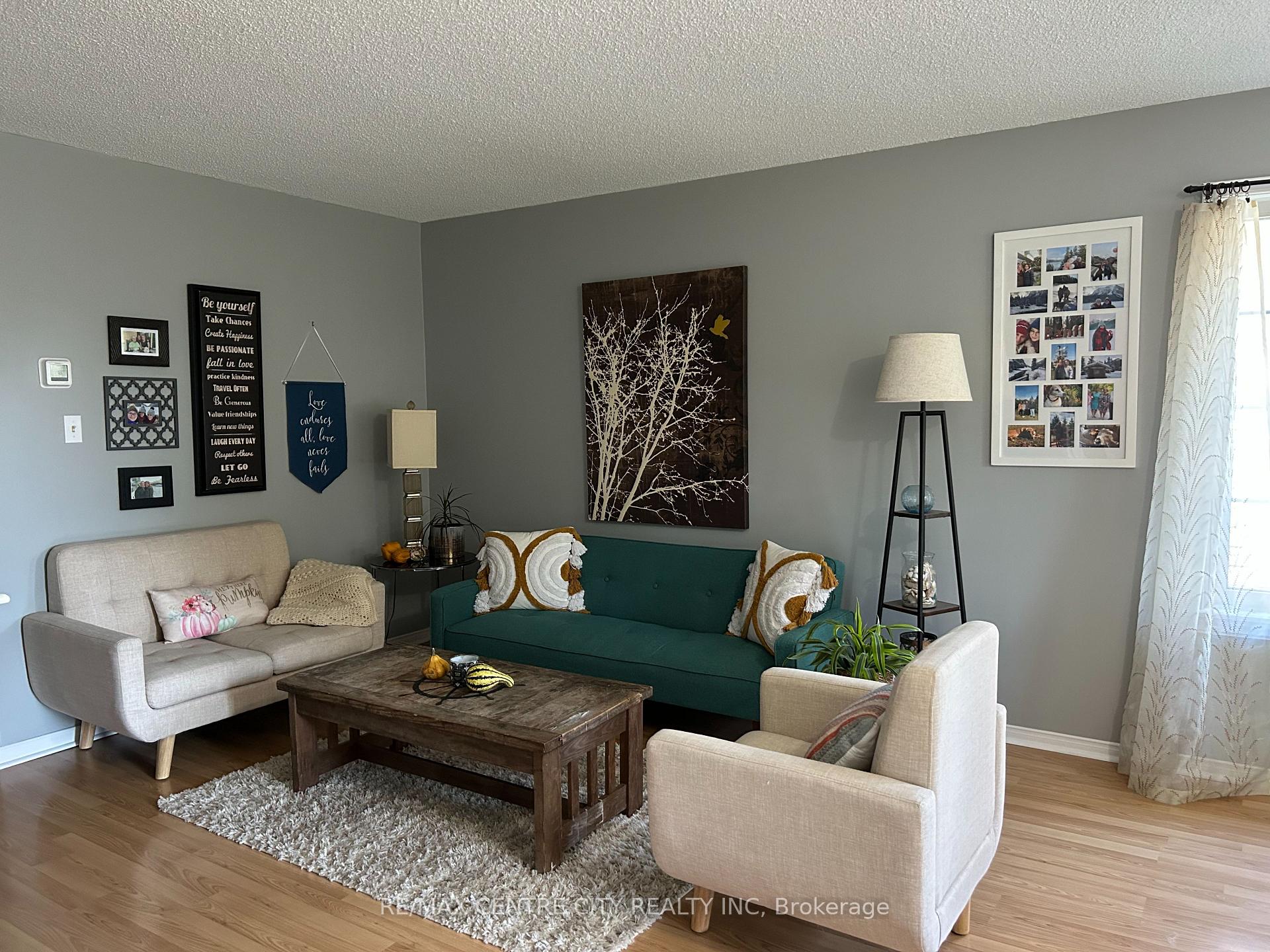Photo 3 of 21 Juno Drive, St. Thomas — HOMEH