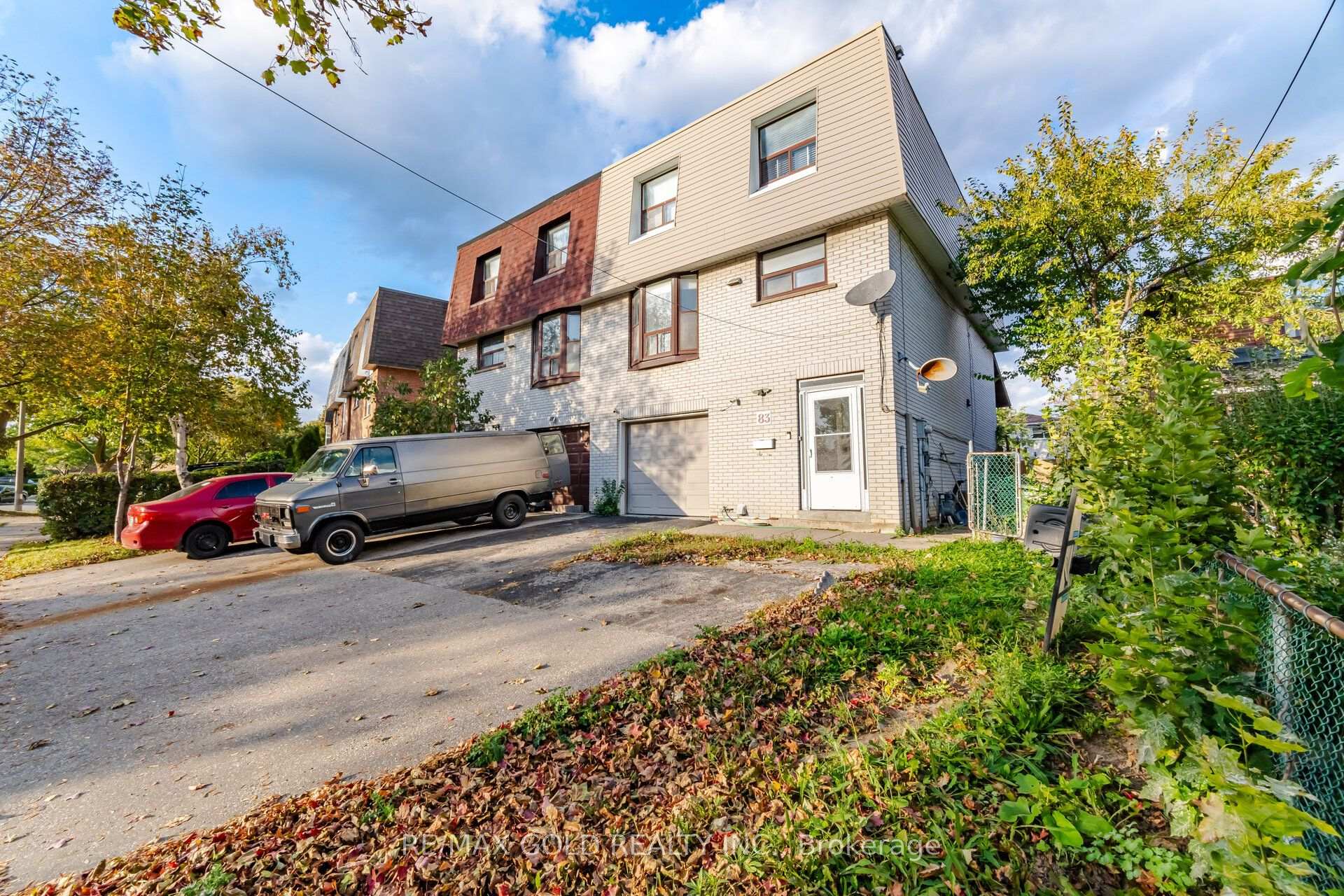 Photo 2 of 83 Clarion Road, Etobicoke, Willowridge-Martingrove-Richview — HOMEH