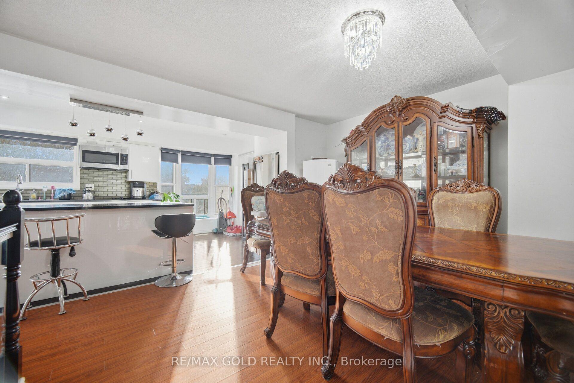 Photo 9 of 83 Clarion Road, Etobicoke, Willowridge-Martingrove-Richview — HOMEH
