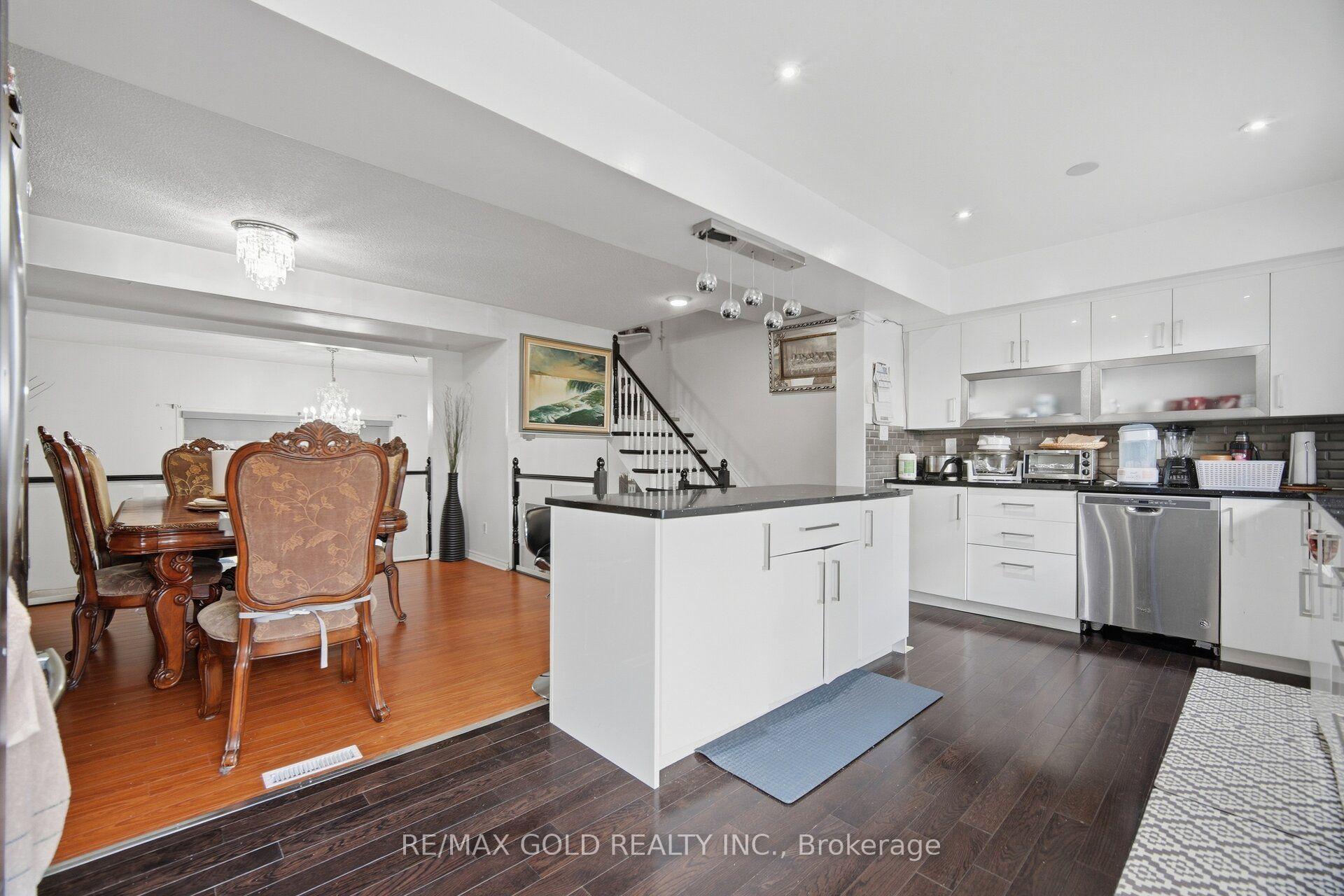 Photo 15 of 83 Clarion Road, Etobicoke, Willowridge-Martingrove-Richview — HOMEH