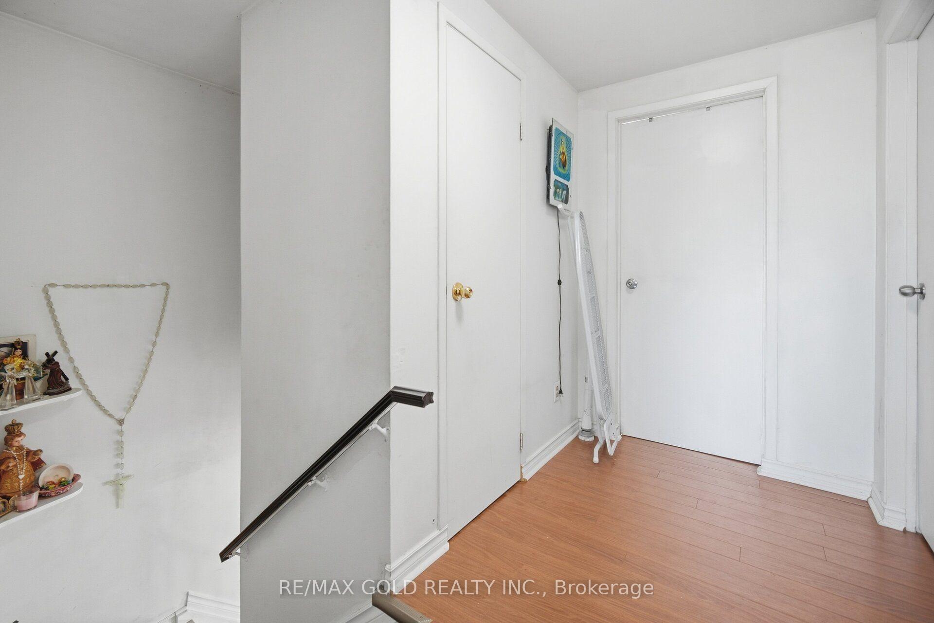 Photo 17 of 83 Clarion Road, Etobicoke, Willowridge-Martingrove-Richview — HOMEH