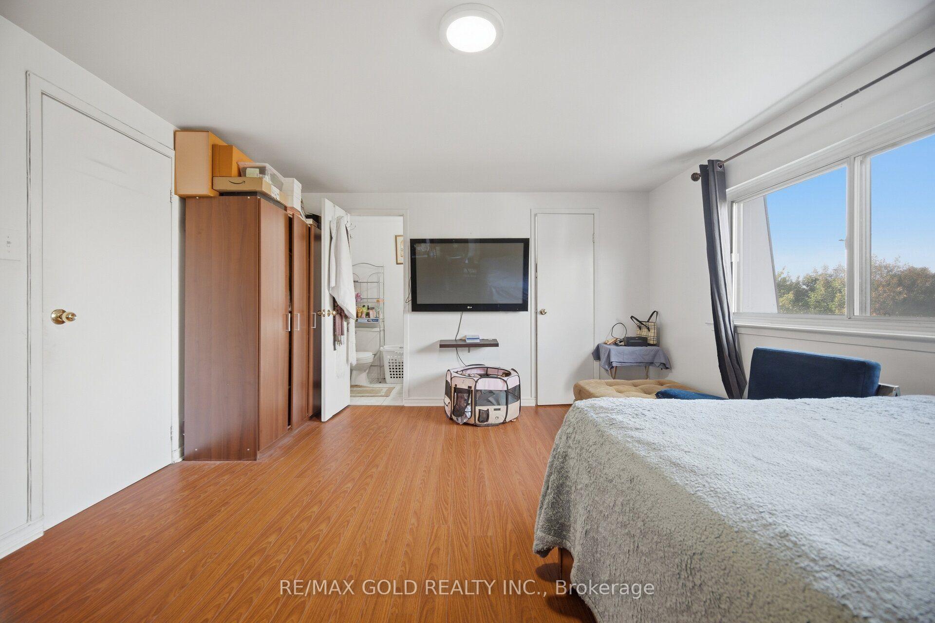 Photo 19 of 83 Clarion Road, Etobicoke, Willowridge-Martingrove-Richview — HOMEH