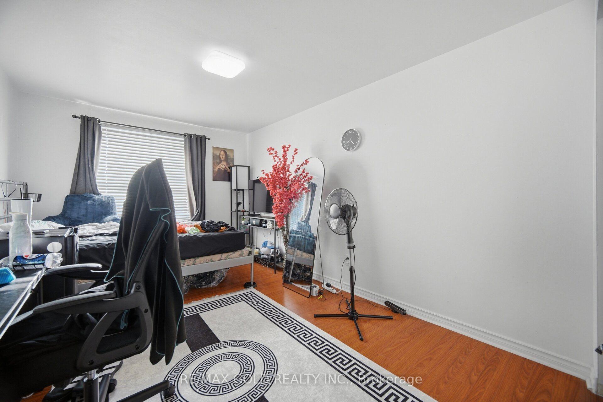 Photo 21 of 83 Clarion Road, Etobicoke, Willowridge-Martingrove-Richview — HOMEH