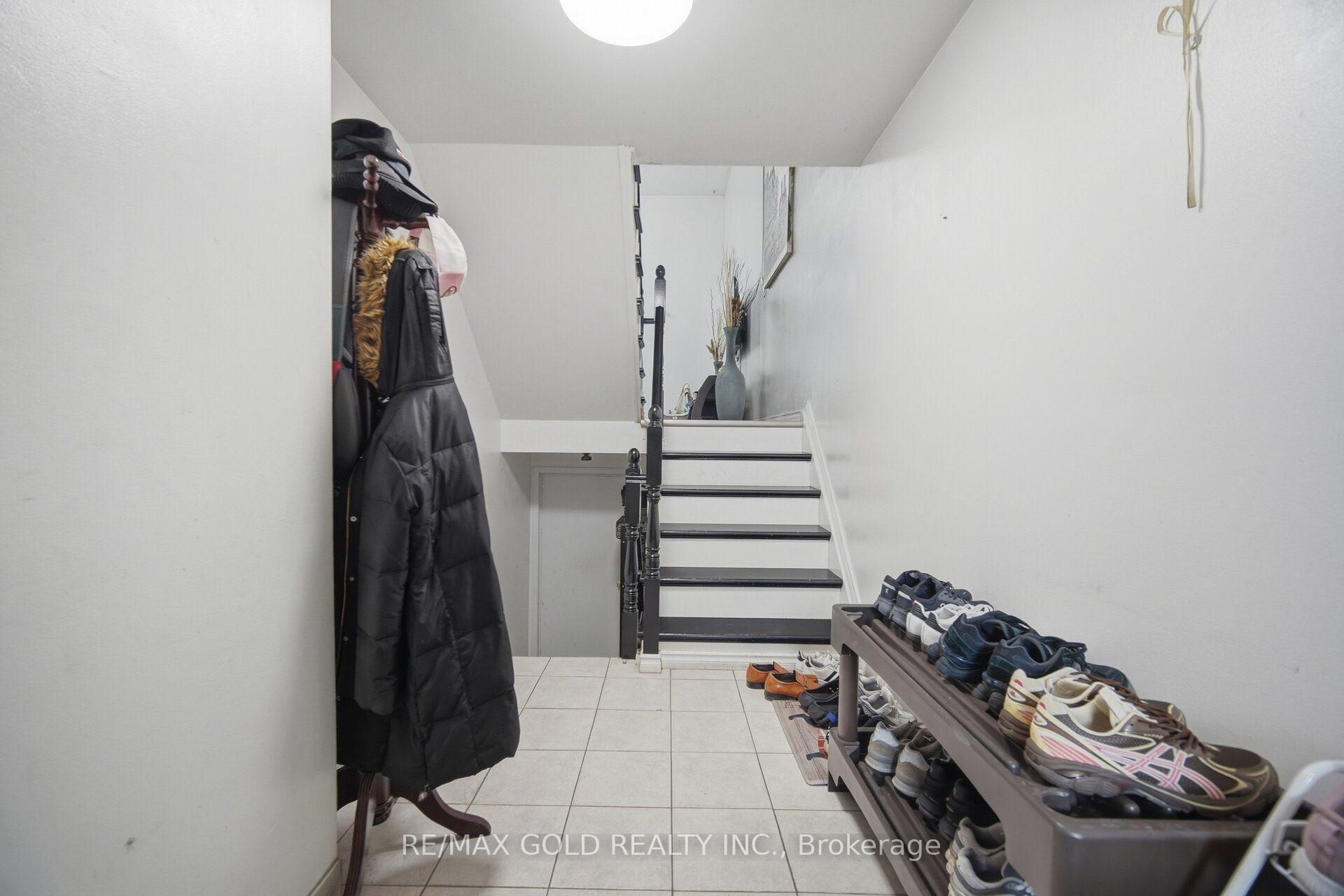 Photo 27 of 83 Clarion Road, Etobicoke, Willowridge-Martingrove-Richview — HOMEH