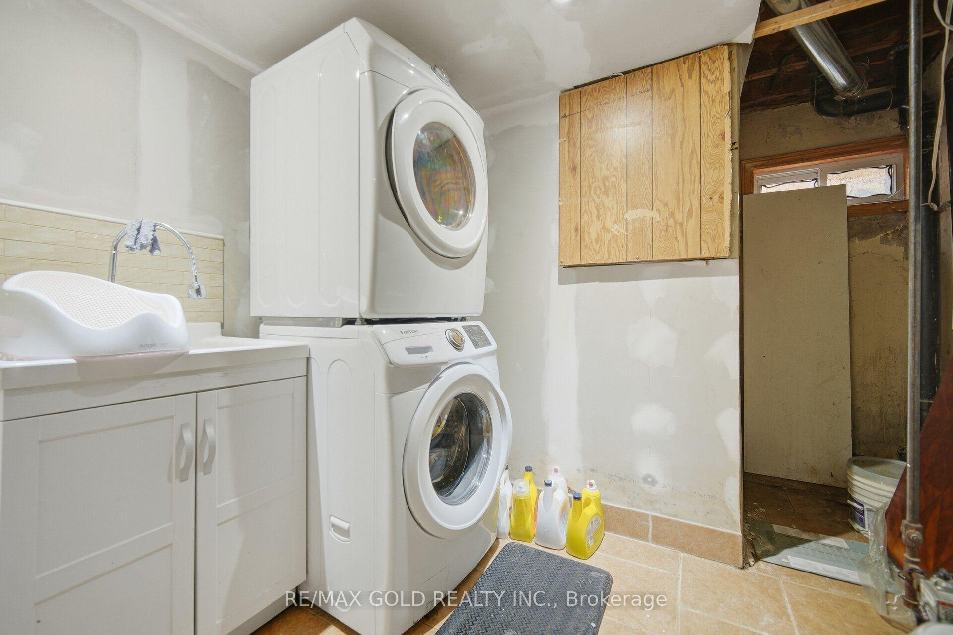Photo 37 of 83 Clarion Road, Etobicoke, Willowridge-Martingrove-Richview — HOMEH