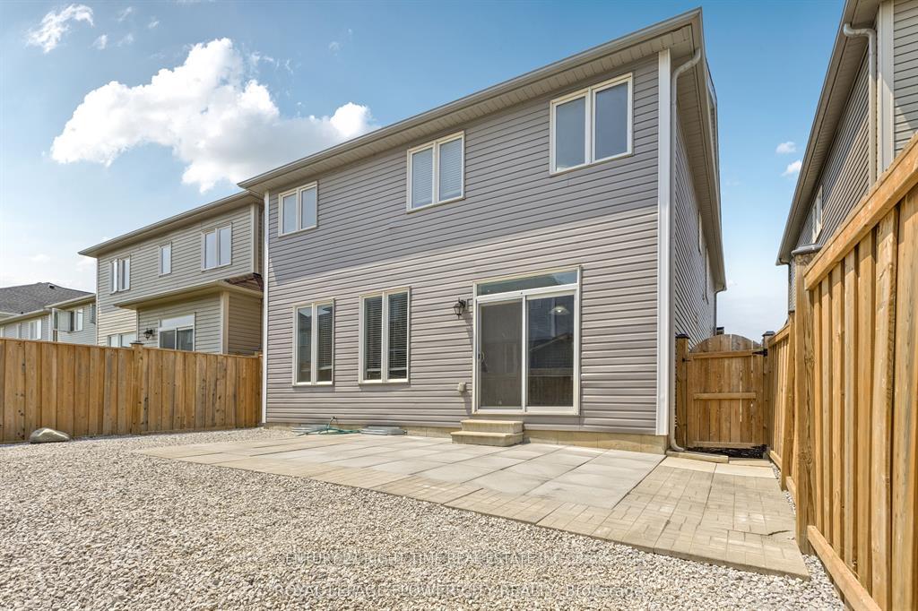 Photo 4 of 25 Munro Circle, Brantford, Empire South — HOMEH