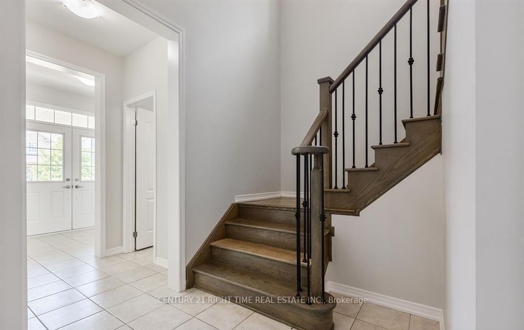 Photo 18 of 25 Munro Circle, Brantford, Empire South — HOMEH