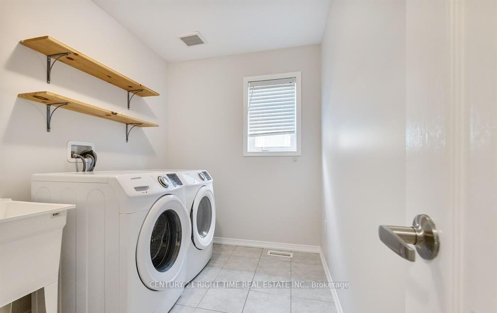 Photo 24 of 25 Munro Circle, Brantford, Empire South — HOMEH