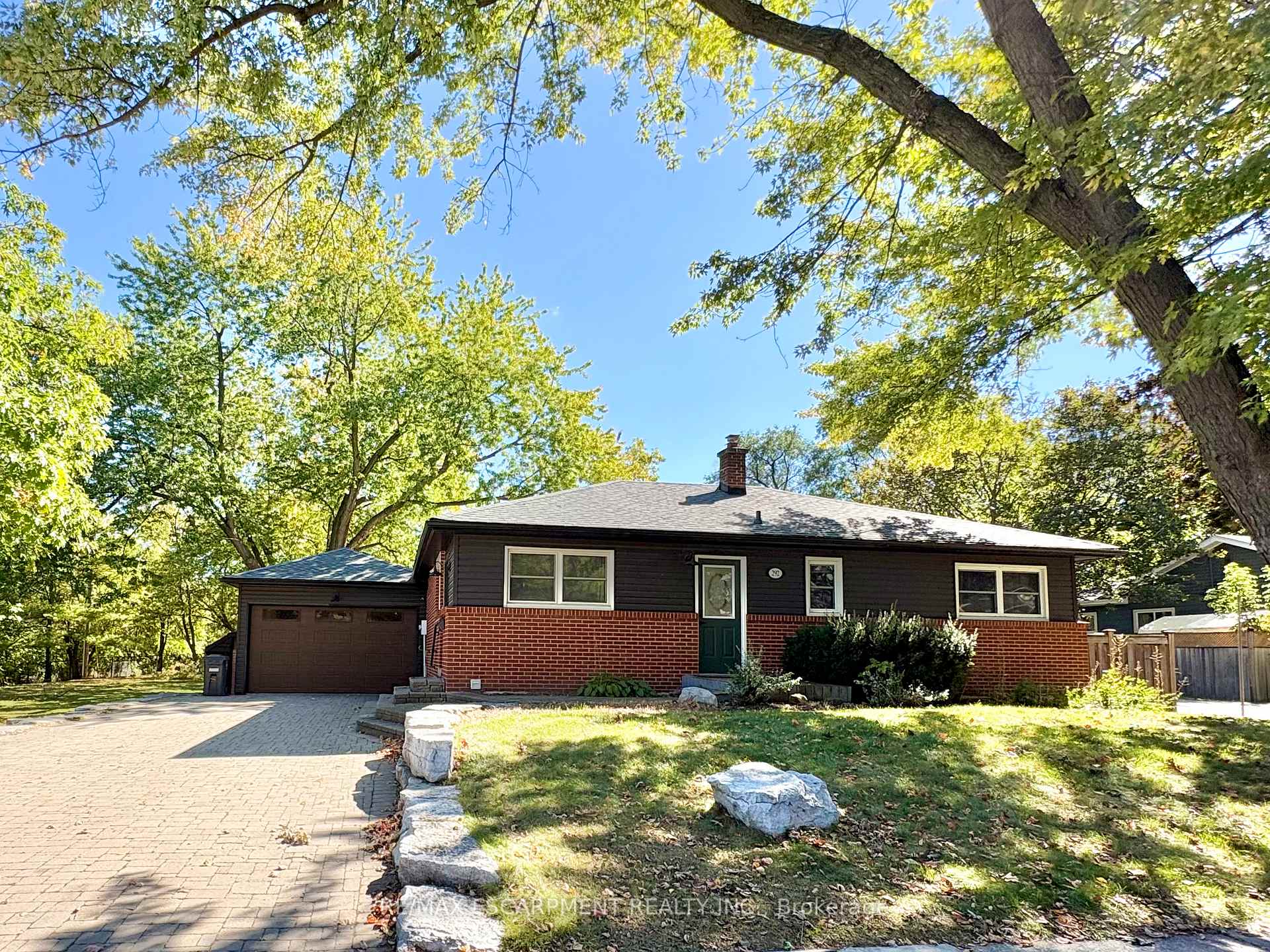 Photo of Unit Lower, 292 Woodward Avenue