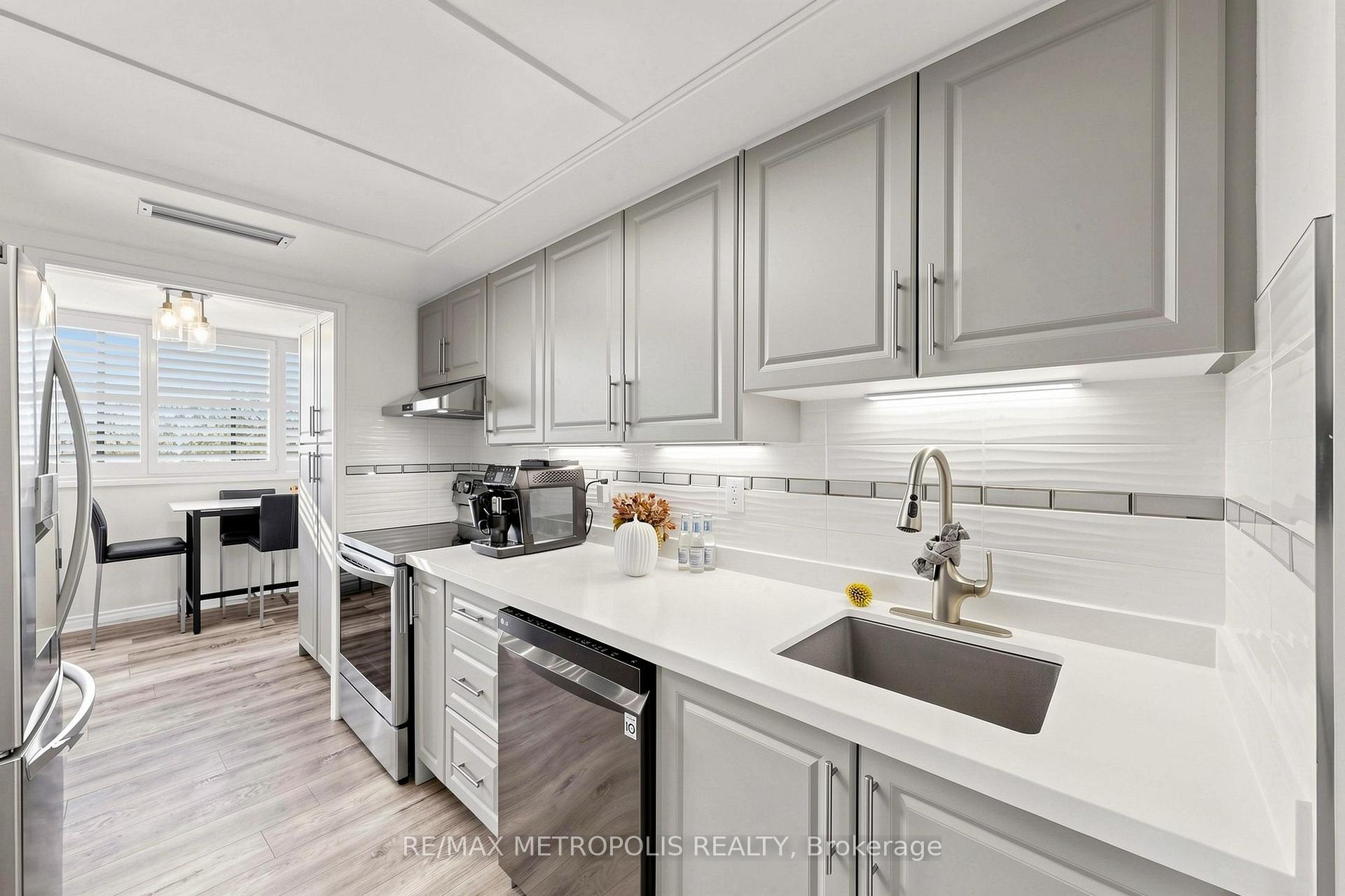 Photo 14 of Unit 207, 1111 Bough Beeches Boulevard, Mississauga, Rathwood — HOMEH