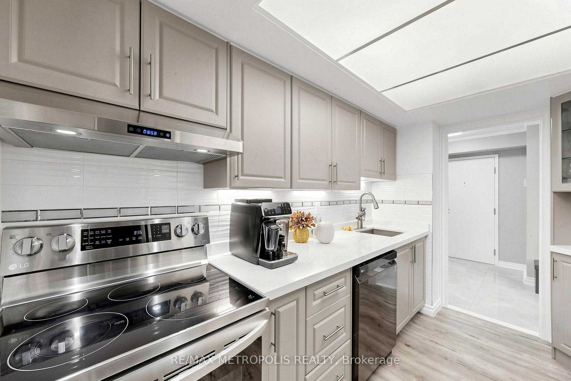 Photo 15 of Unit 207, 1111 Bough Beeches Boulevard, Mississauga, Rathwood — HOMEH