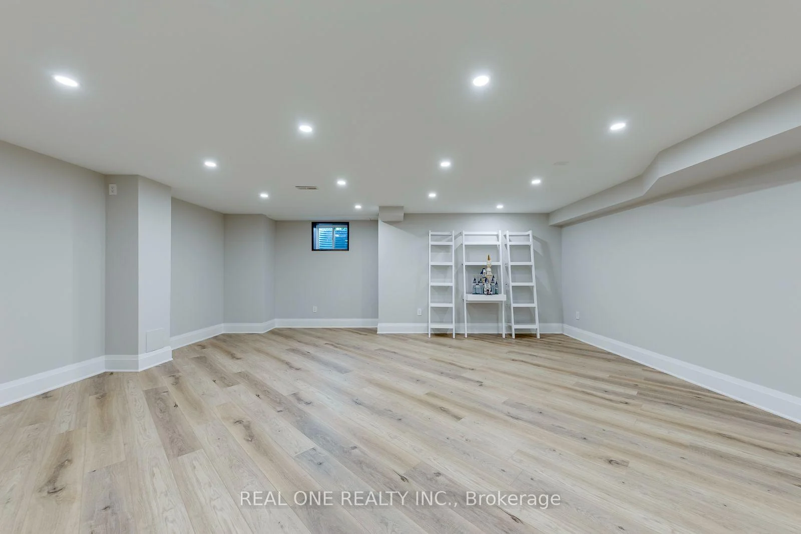 Photo 51 of 3181 Sunflower Drive, Oakville, Glenorchy — HOMEH