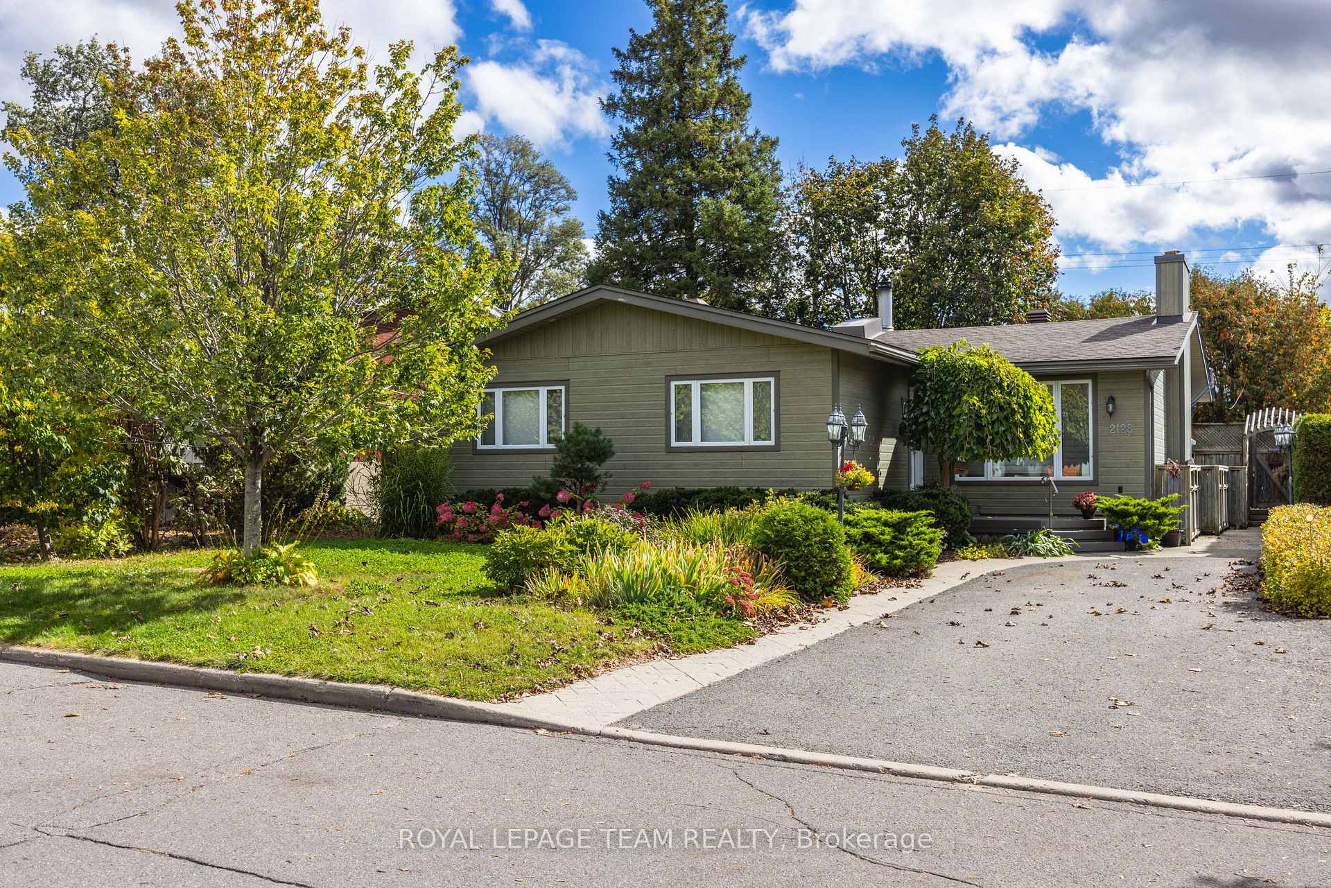 Photo of 2128 Benjamin Avenue