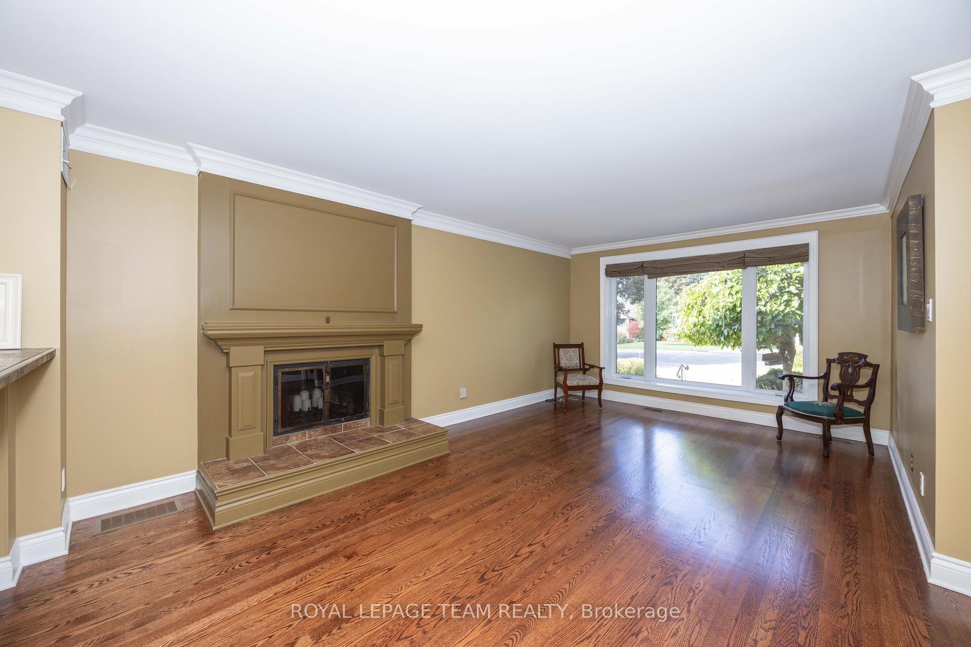 Photo 5 of 2128 Benjamin Avenue, Ottawa, McKellar Heights/Glabar Park — HOMEH