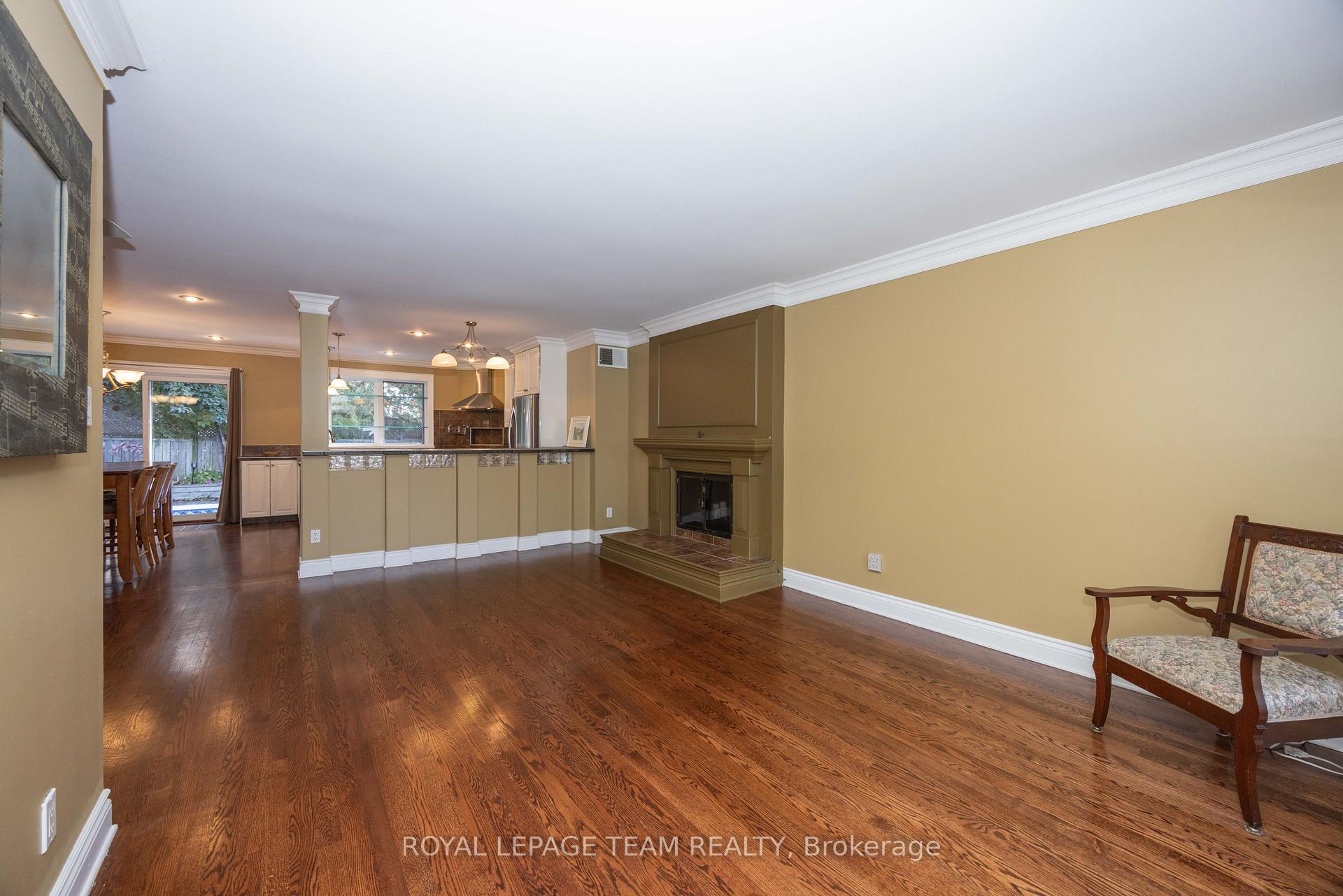 Photo 9 of 2128 Benjamin Avenue, Ottawa, McKellar Heights/Glabar Park — HOMEH