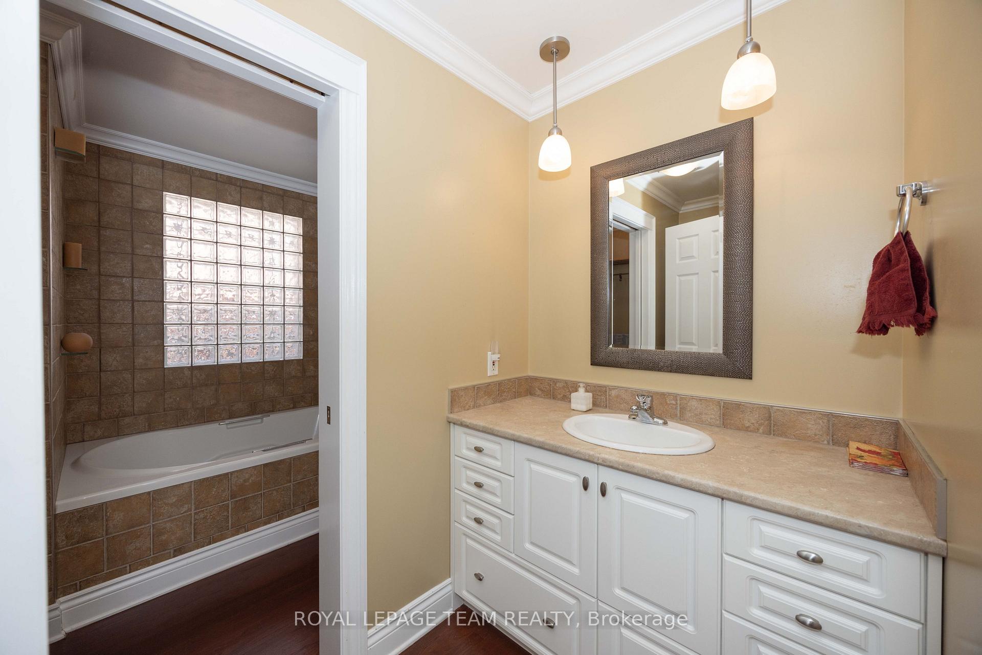 Photo 24 of 2128 Benjamin Avenue, Ottawa, McKellar Heights/Glabar Park — HOMEH