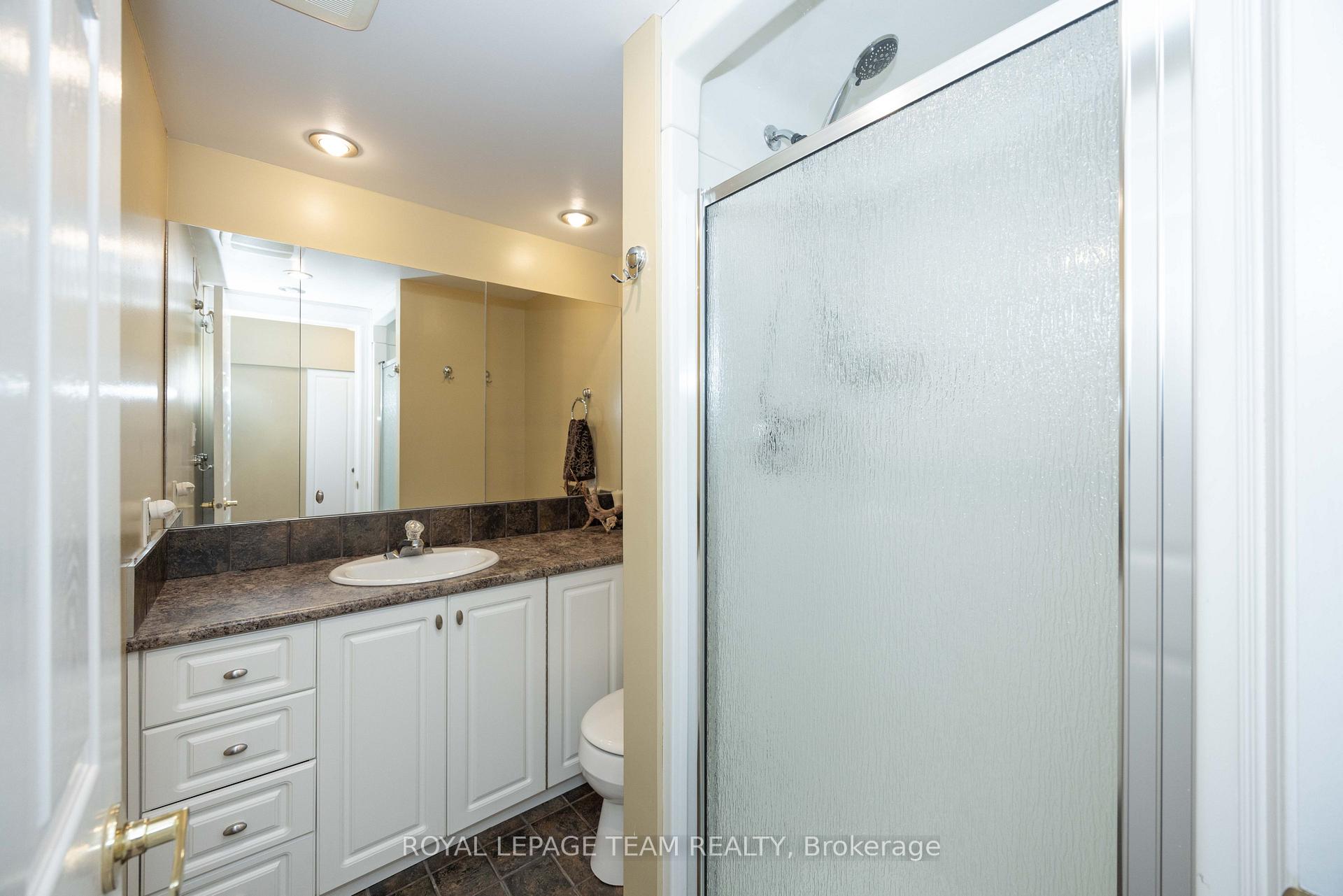 Photo 39 of 2128 Benjamin Avenue, Ottawa, McKellar Heights/Glabar Park — HOMEH