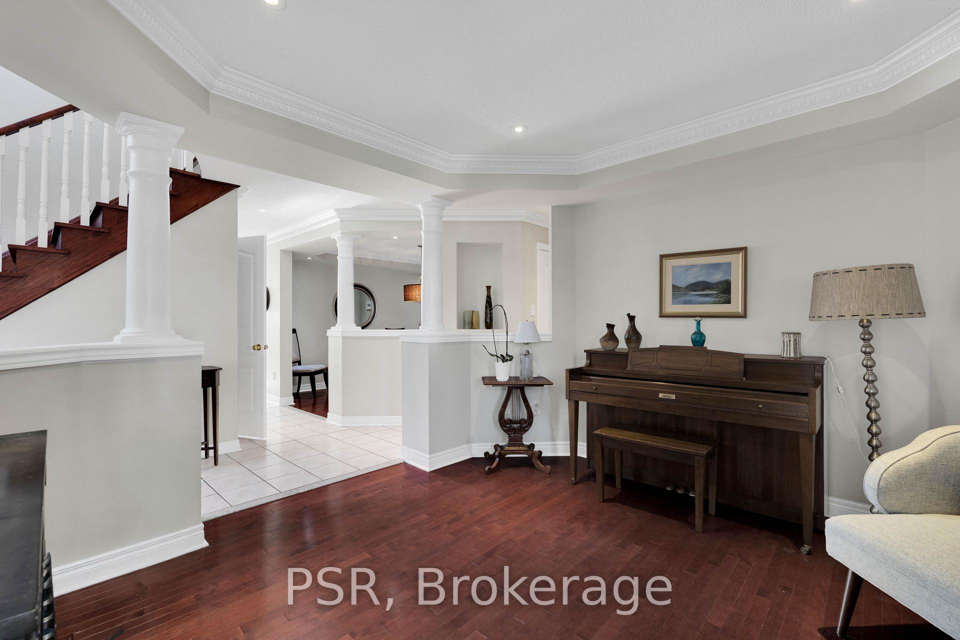 Photo 16 of 10 Baccarat Crescent, Brampton, Snelgrove — HOMEH
