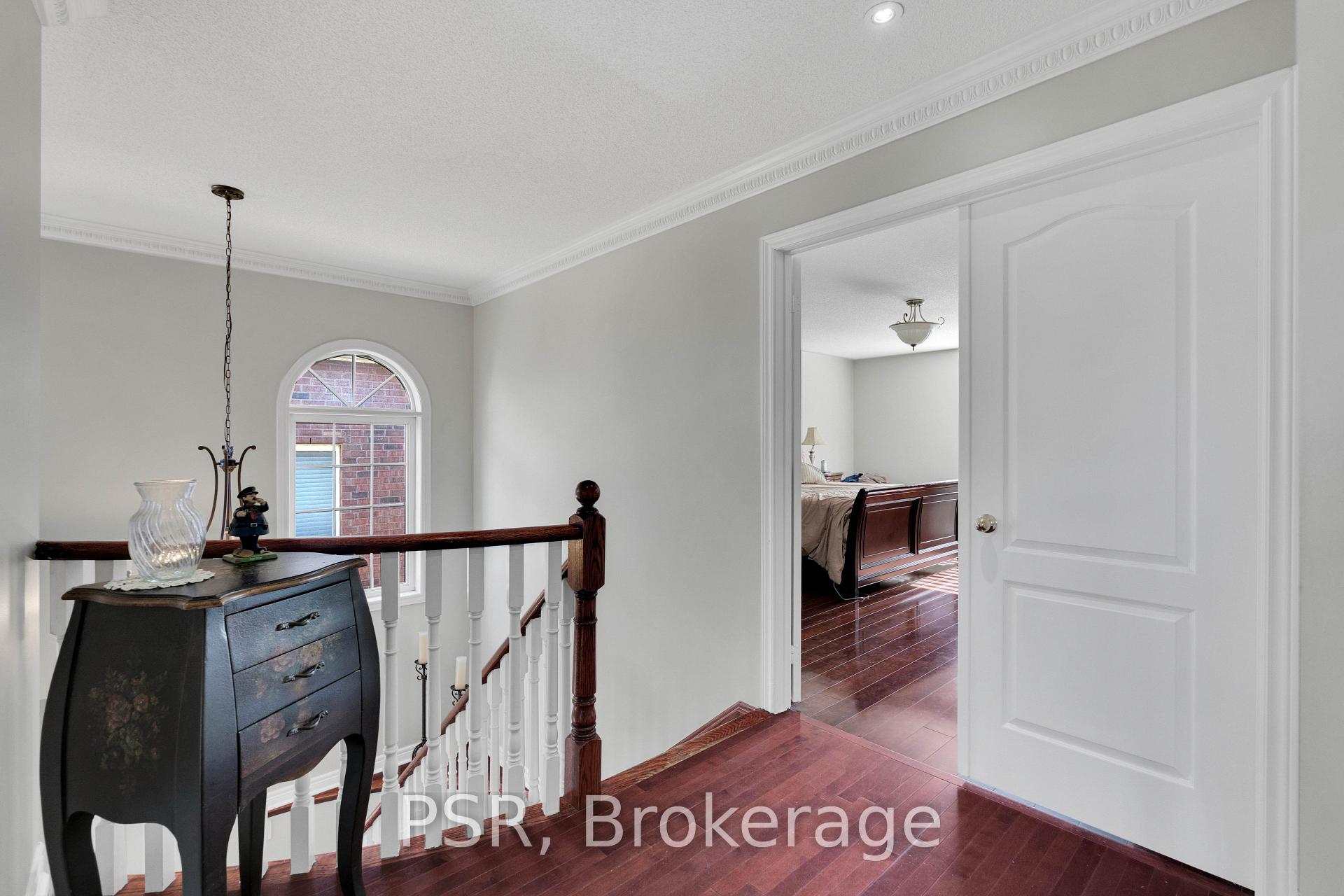 Photo 22 of 10 Baccarat Crescent, Brampton, Snelgrove — HOMEH