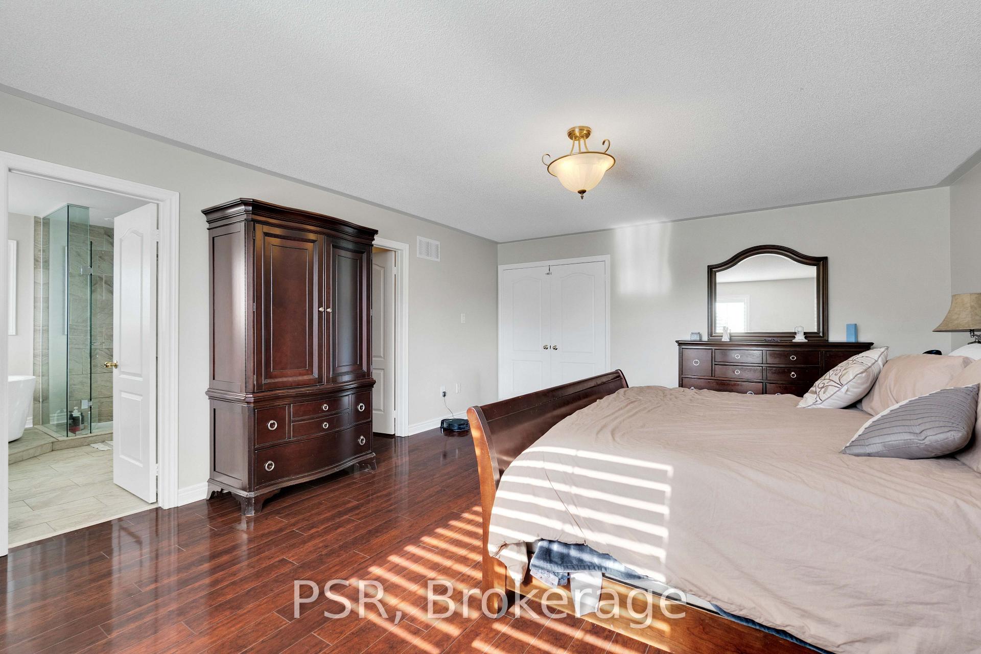 Photo 24 of 10 Baccarat Crescent, Brampton, Snelgrove — HOMEH